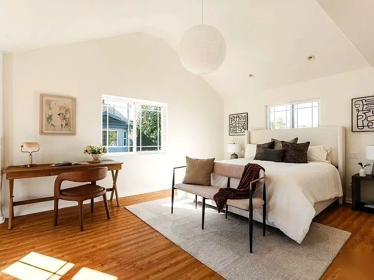 06_Bedroom_Wide-2.jpg