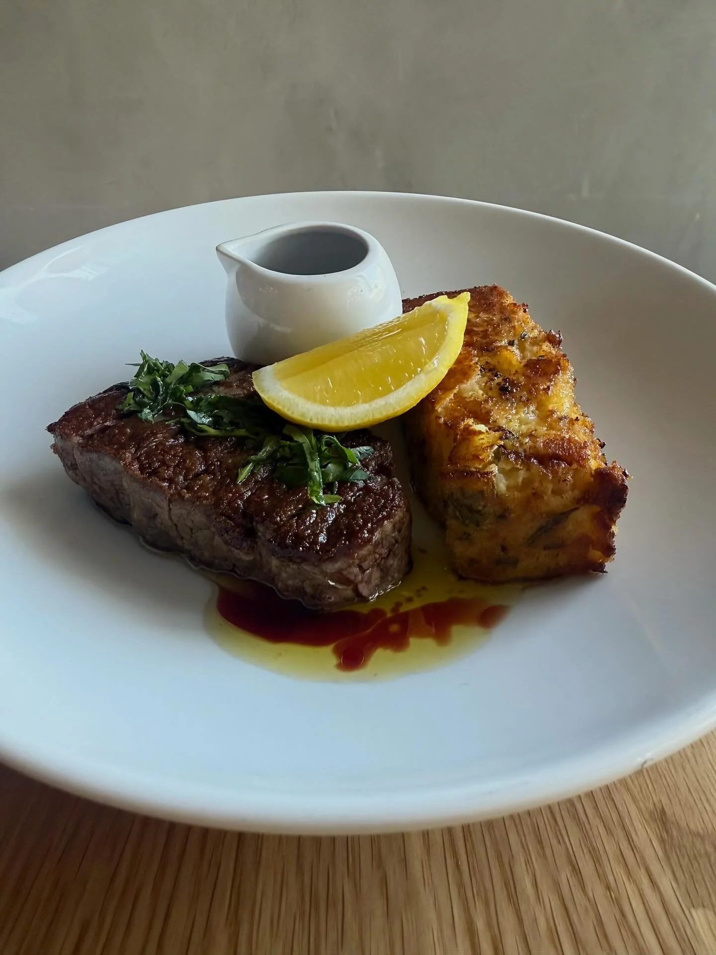 Feeling the post-Cup blues? 🐎💔
Swap the heels for something more satisfying &mdash; our TAGLIATA DI MANZO is waiting.
Diamantina 5-score wagyu striploin, rosemary potato gateaux, red wine jus &mdash; the kind of comfort only a perfectly cooked stea