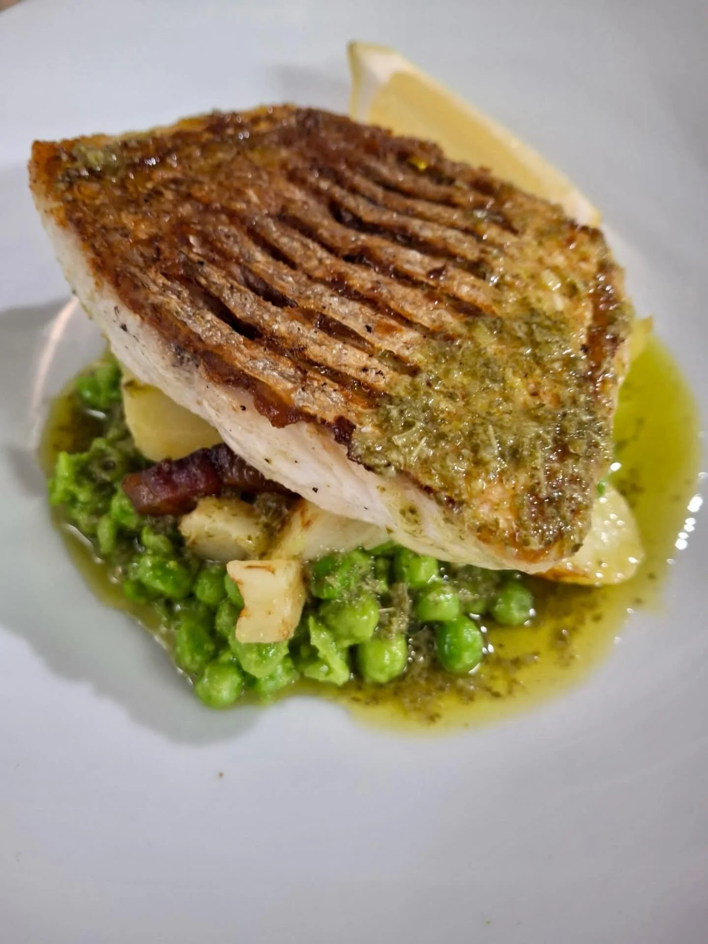 This week&rsquo;s fish special 🐟
Goldband snapper with kipfler potatoes, peas &amp; pancetta.
Comforting, balanced, easy to love.