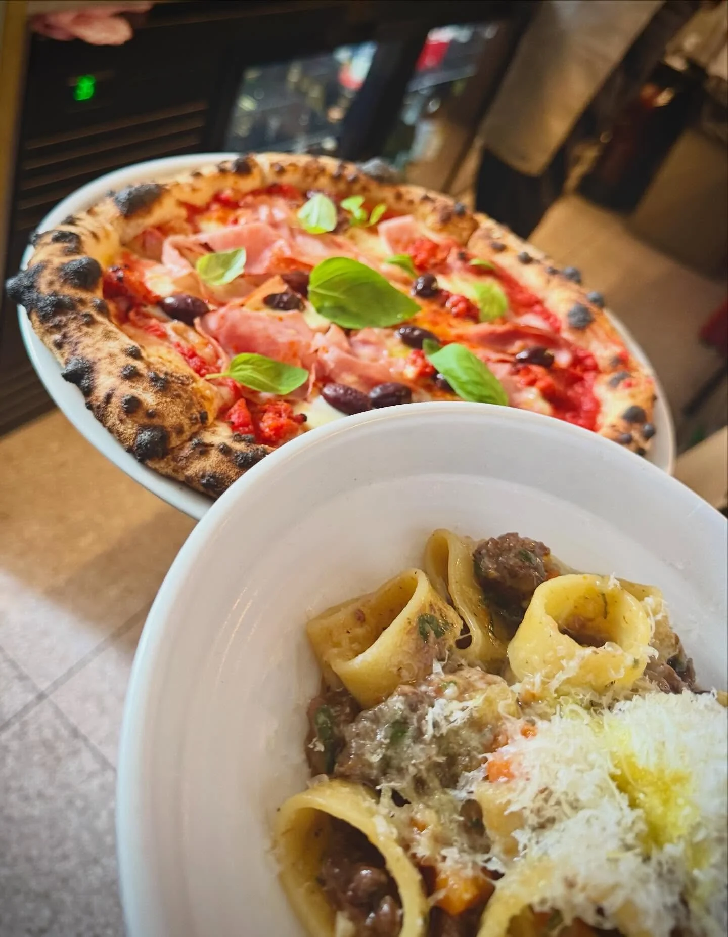 Dinner plans sorted 🍝🍕

Skip the cooking tonight. Order your Barchetta favourites for takeaway or come in and escape the rain with us.

Pizza, pasta, good wine and a warm table waiting.

Call to order, jump on Uber Eats, or walk in.

#barchettapadd