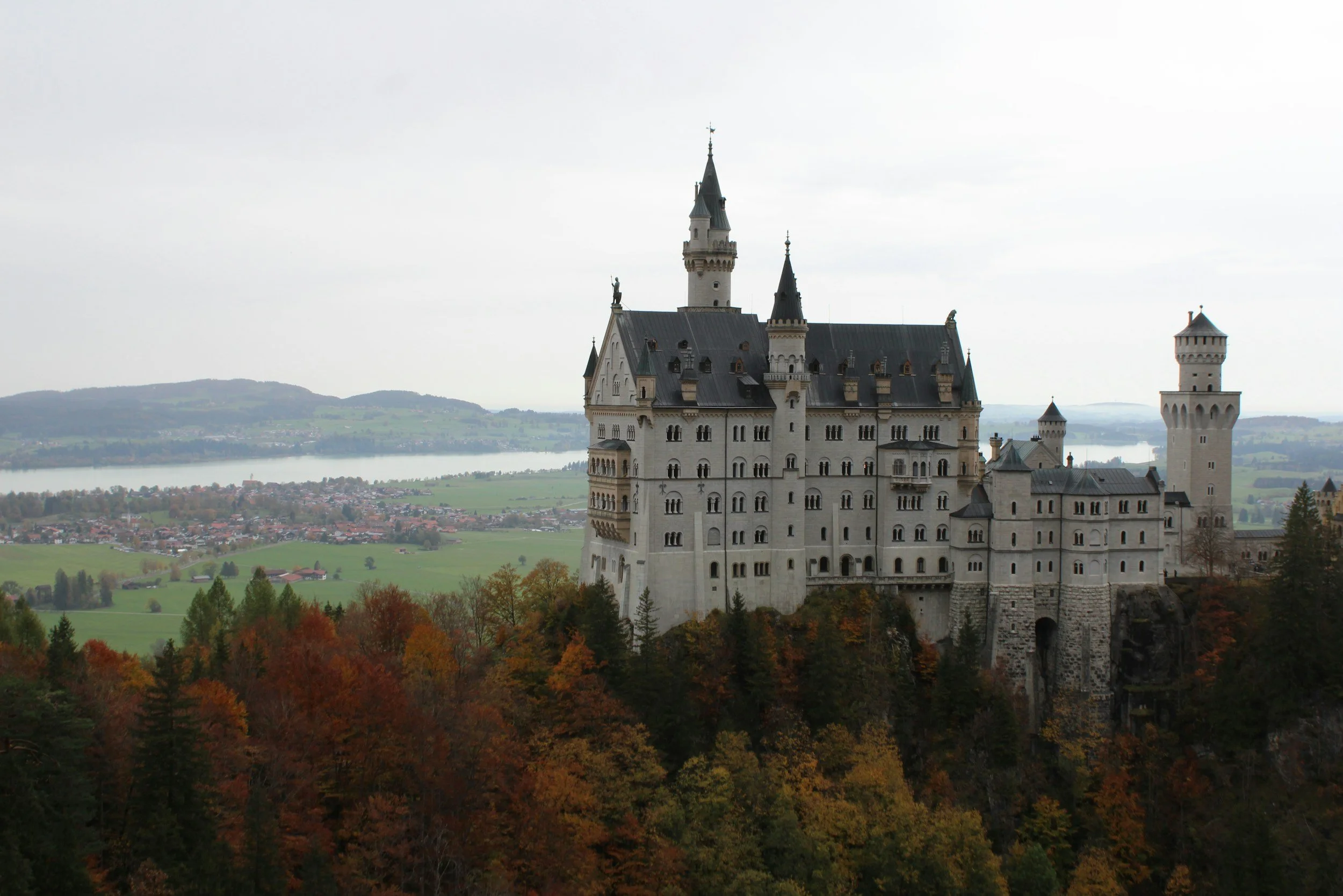 Hauntingly Beautiful: Atmospheric Destinations for Fall Travel