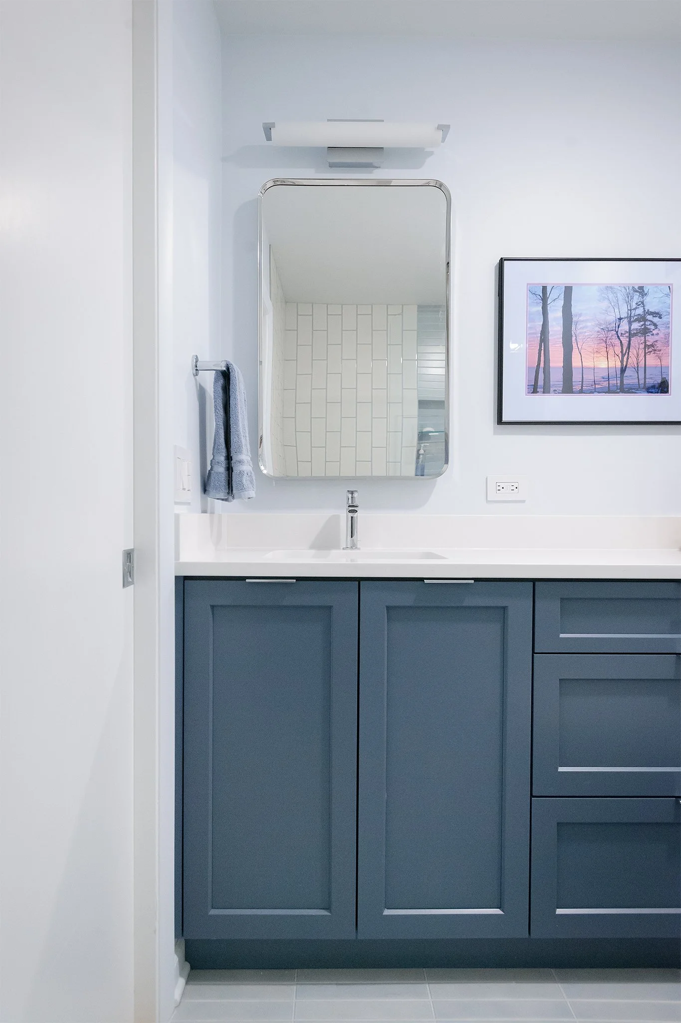 blue bathroom photo 3.jpg