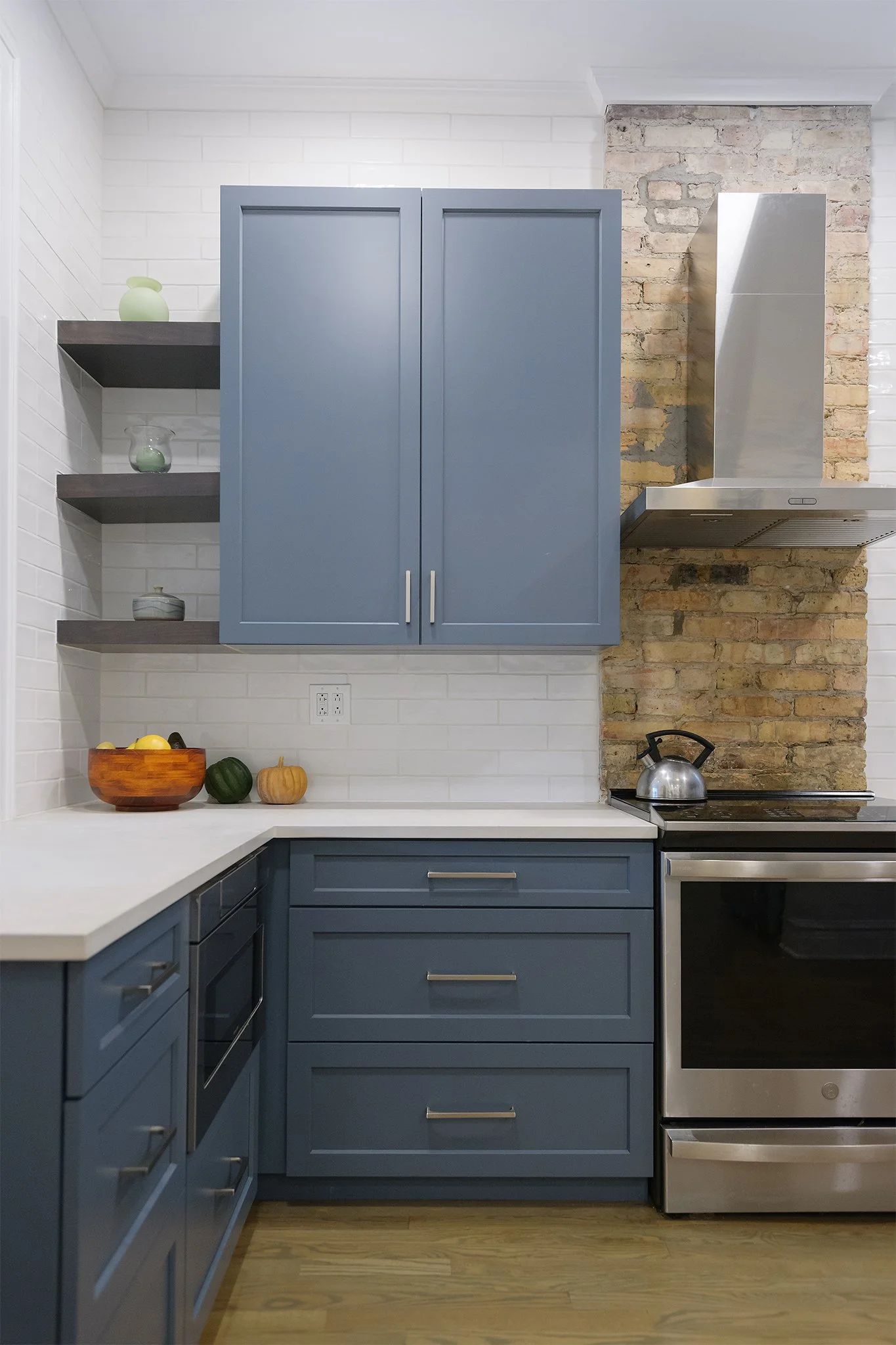 Modern Vintage / Graceland West