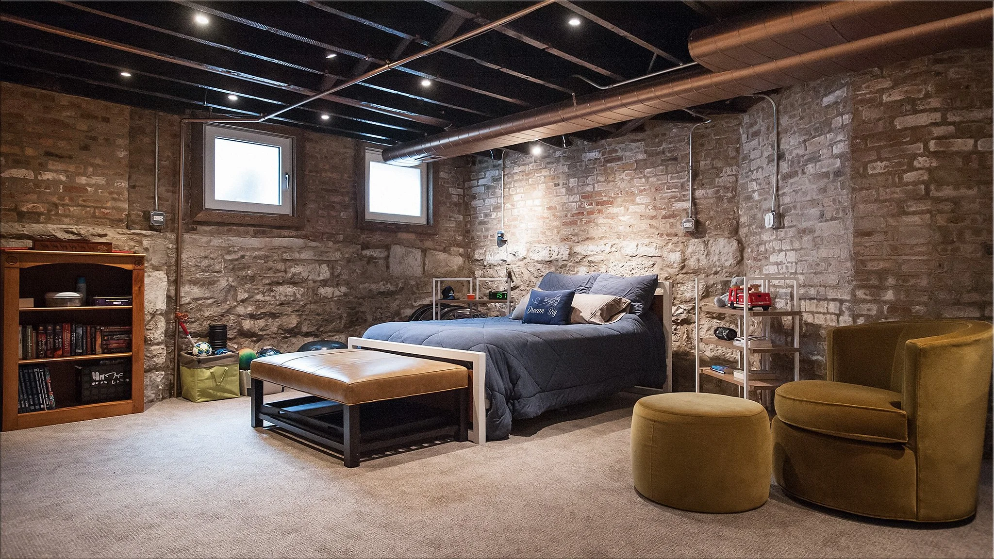 Bedroom Suite / Old Town