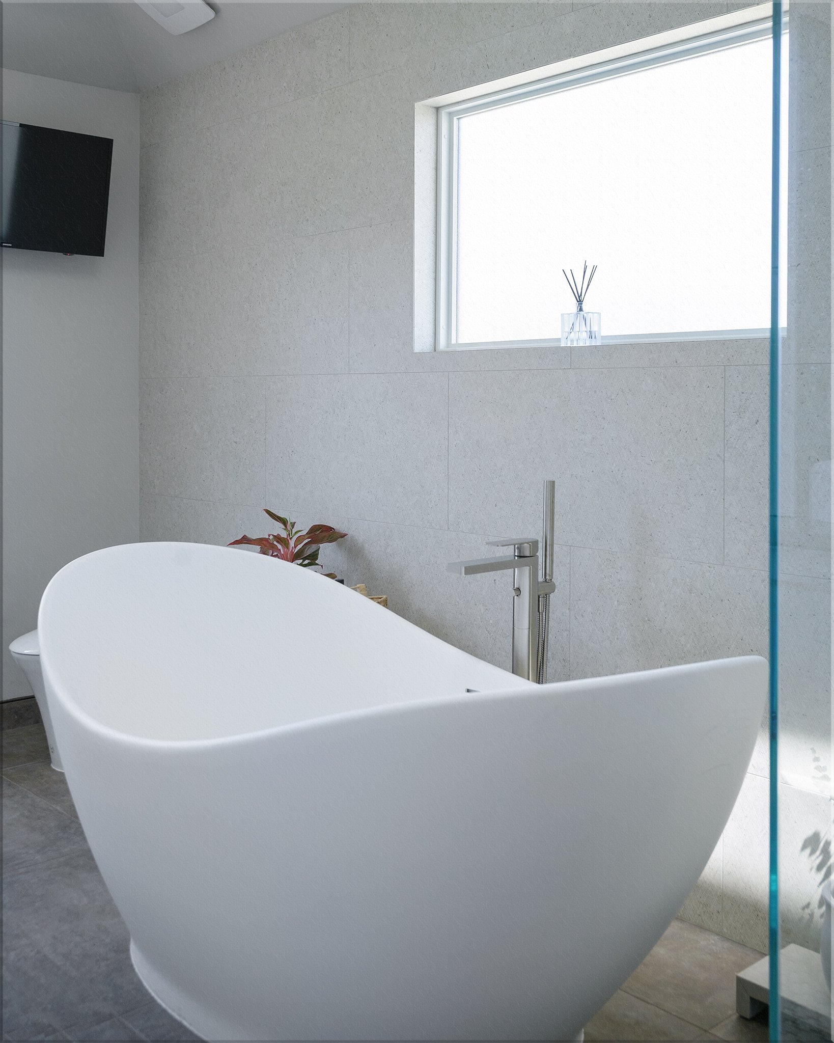 Spacious Spa / Frankfort