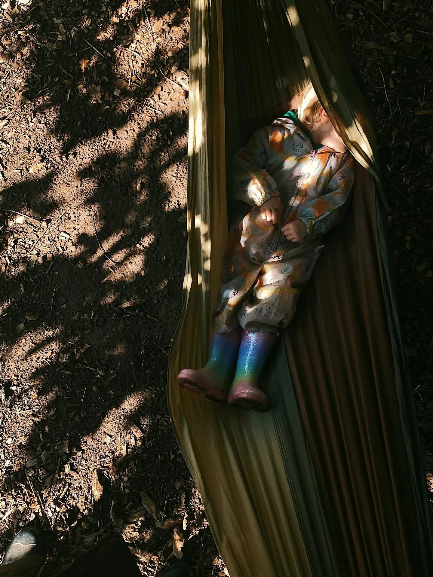 Being a parent of little ones can feel like living in two worlds at once, utter joy and complete exhaustion. You know you should get outside, that fresh air really does work wonders, but honestly? Sometimes the inspiration and energy just isn’t