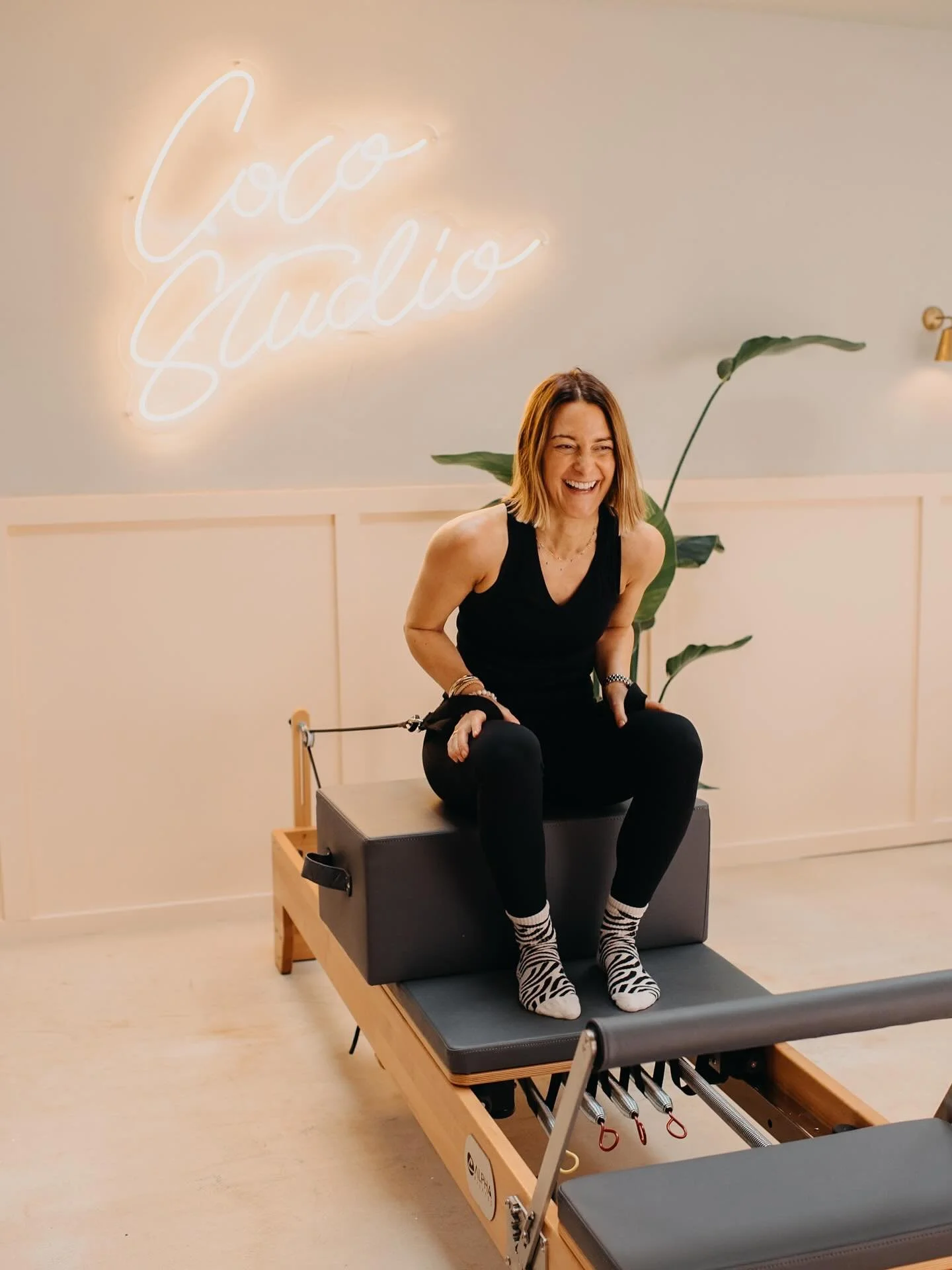 Back with one of my longest running faves: @cocoflow the queens of calm, core, and seriously good vibes.

This shoot was to share their new Loughborough studio&hellip; and I&rsquo;m FULLY obsessed. 

It&rsquo;s got that true Coco signature style - it