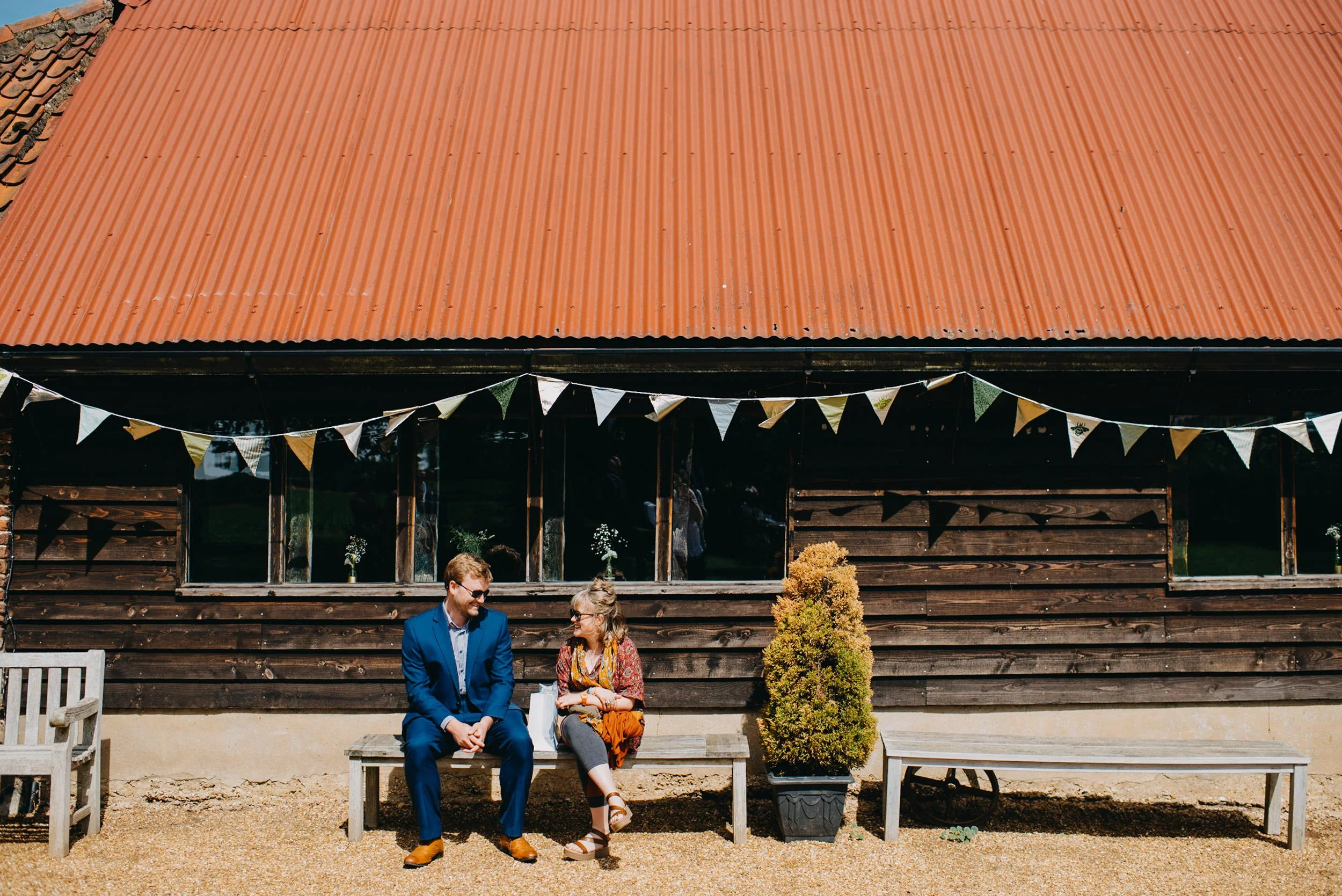 anna-kingman-wedding-red-barn-norfolk-photographer08.jpg