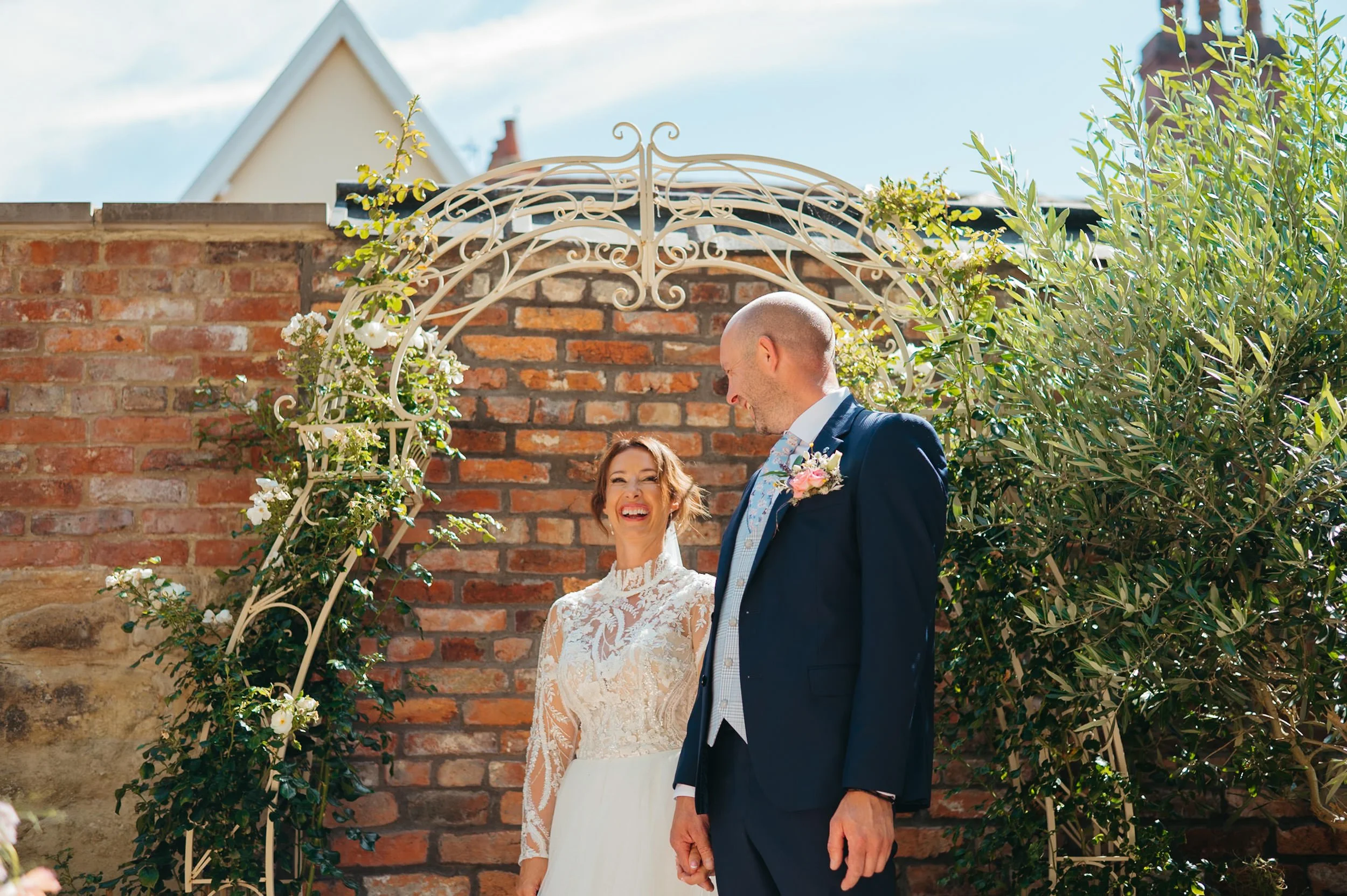 simone-mark-city-bailgate-wedding-lincoln09.jpg