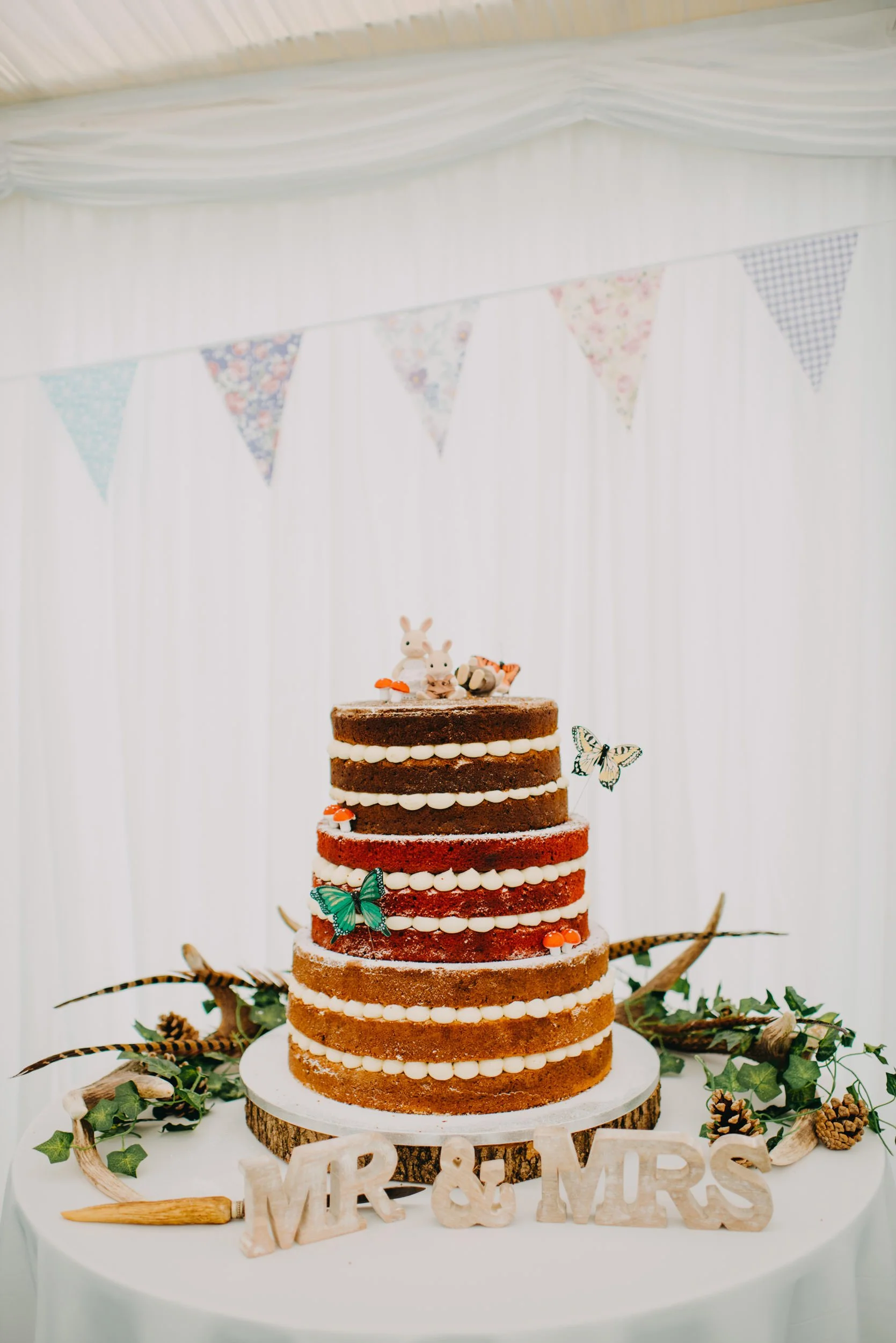 alex-dilys-woodland-wedding-scraptoft-hill-farm-leicestershire38.jpg
