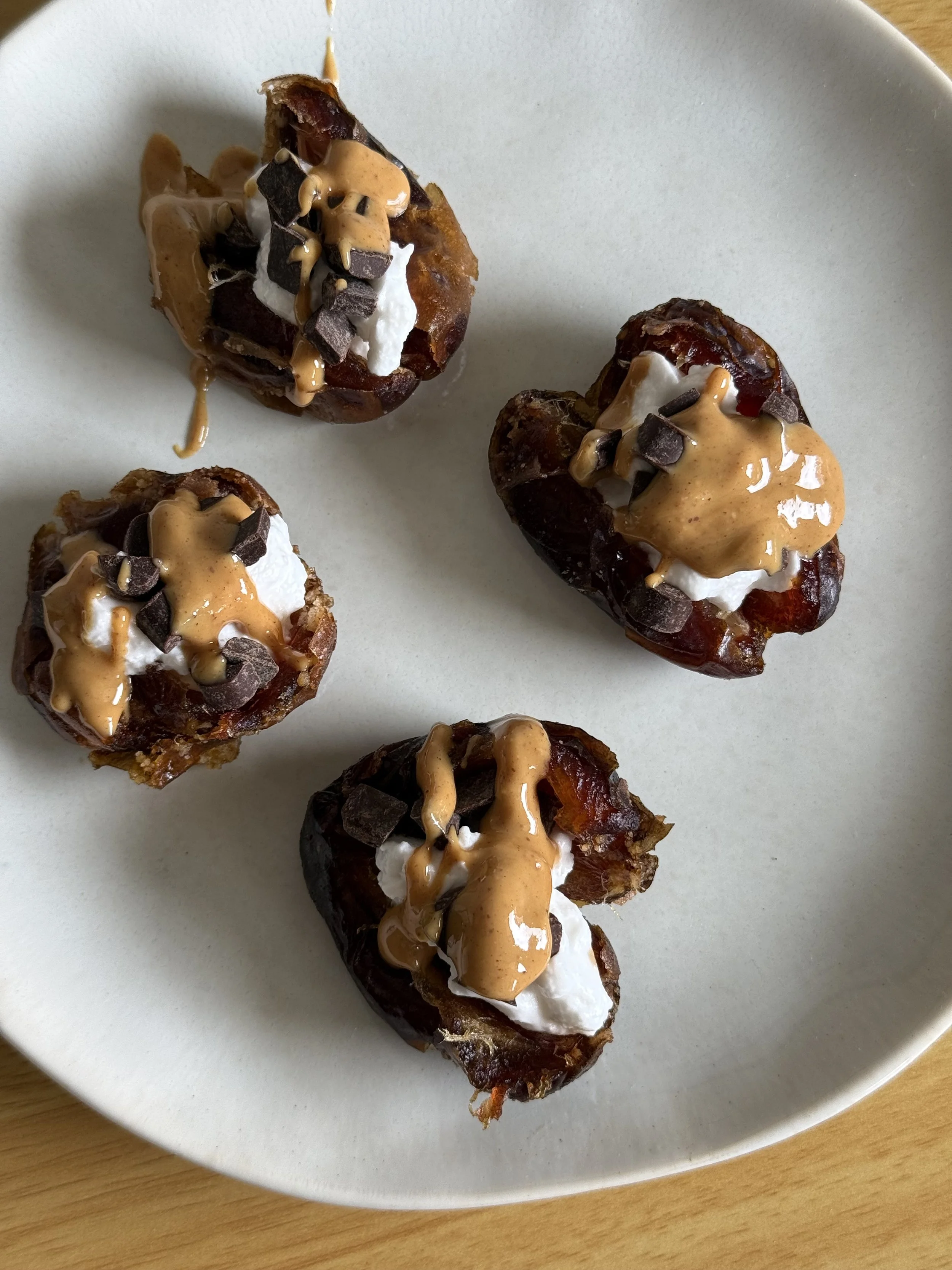 yogurt stuffed dates