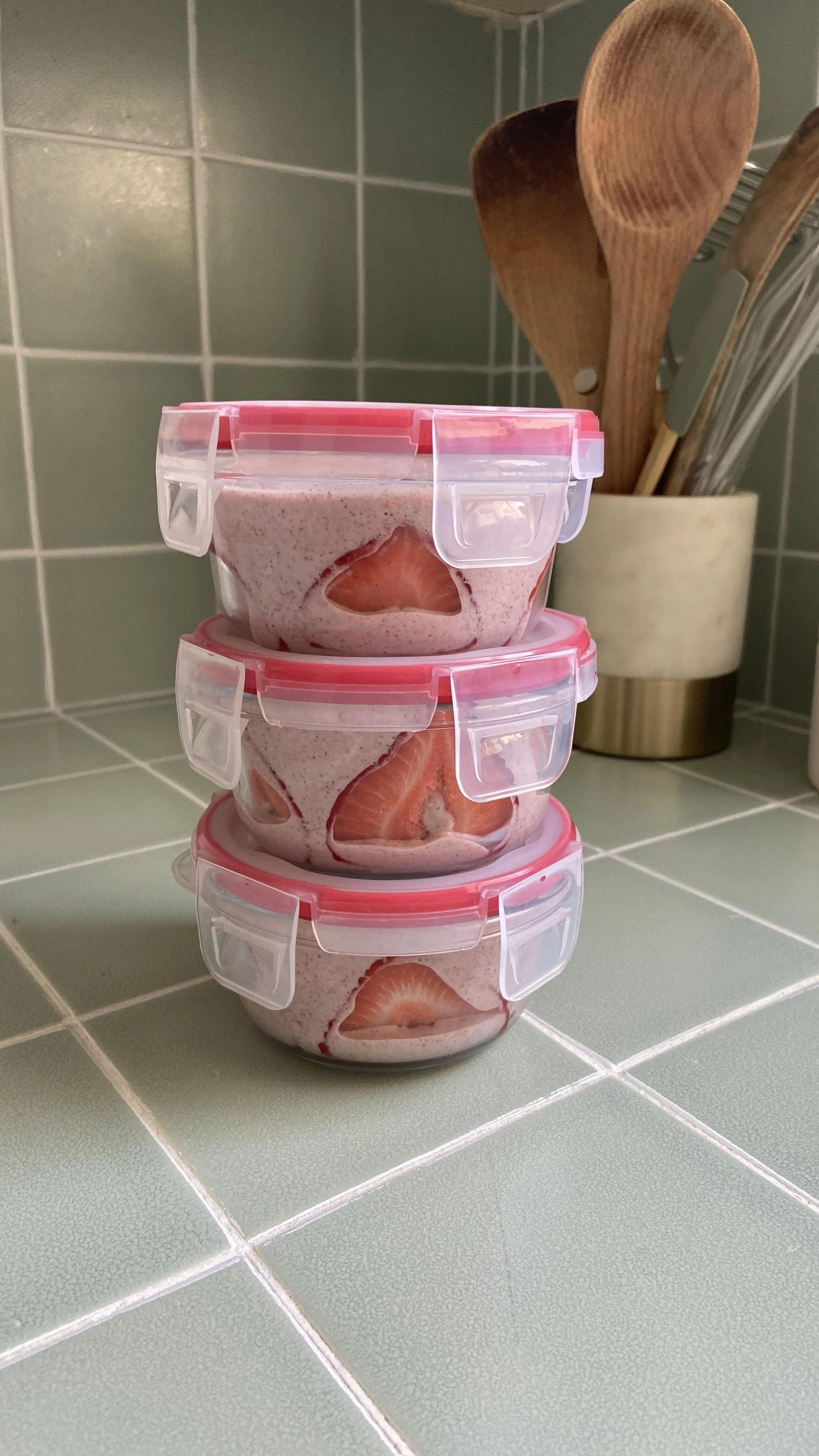 creamy strawberry oats