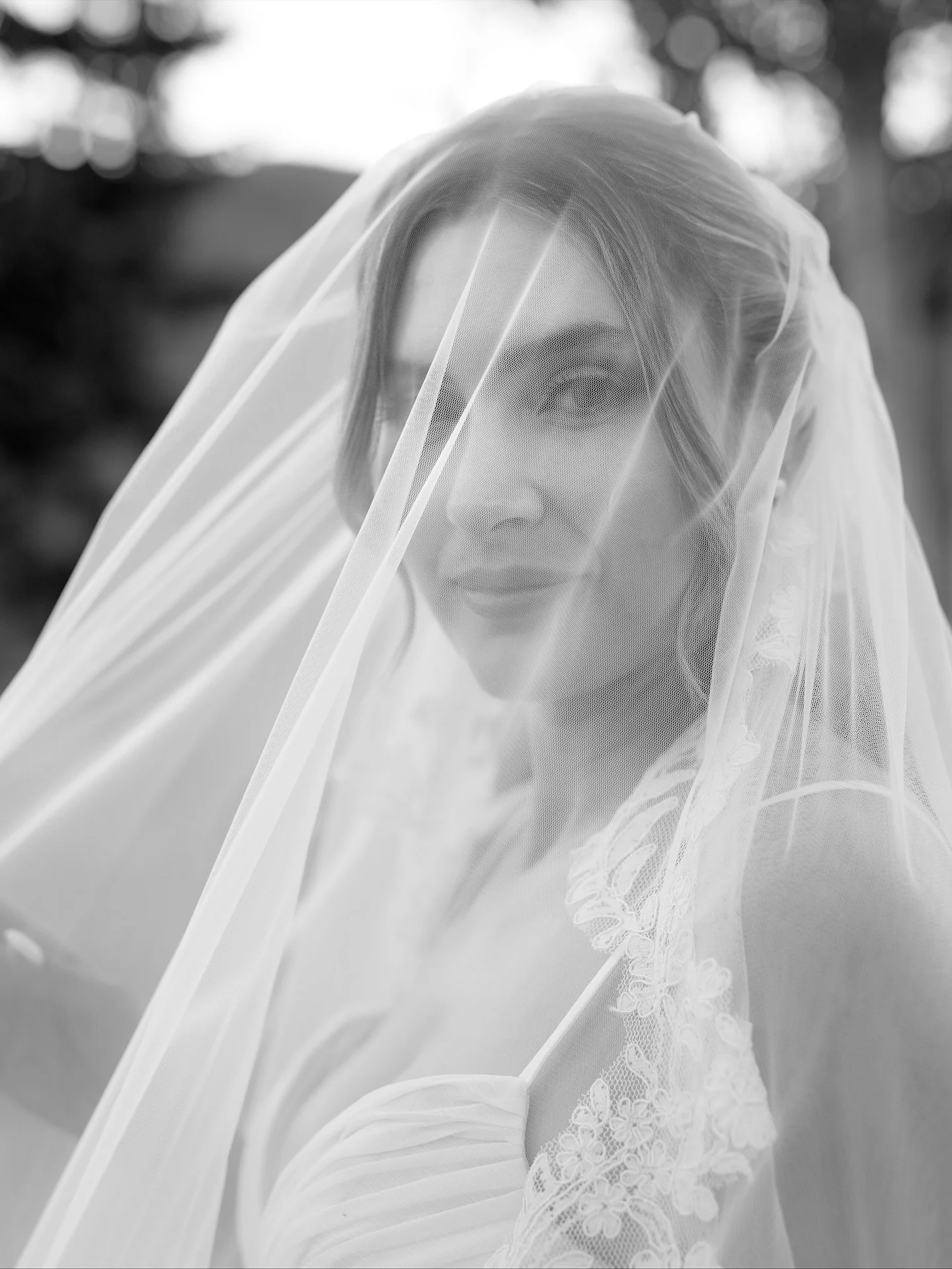 Timeless moments, quietly captured 🕊️

Planner @s2scwhistler 
Photographer @kaoverii_silva 
Venue @nicklaus_north 
HMUA @kerrywaringmuah 
Florals @senka_florist 
DJ @traxdjs 
Violin @whistler.music.services 
Shuttle @whistlerexecutivetransport 
Cake