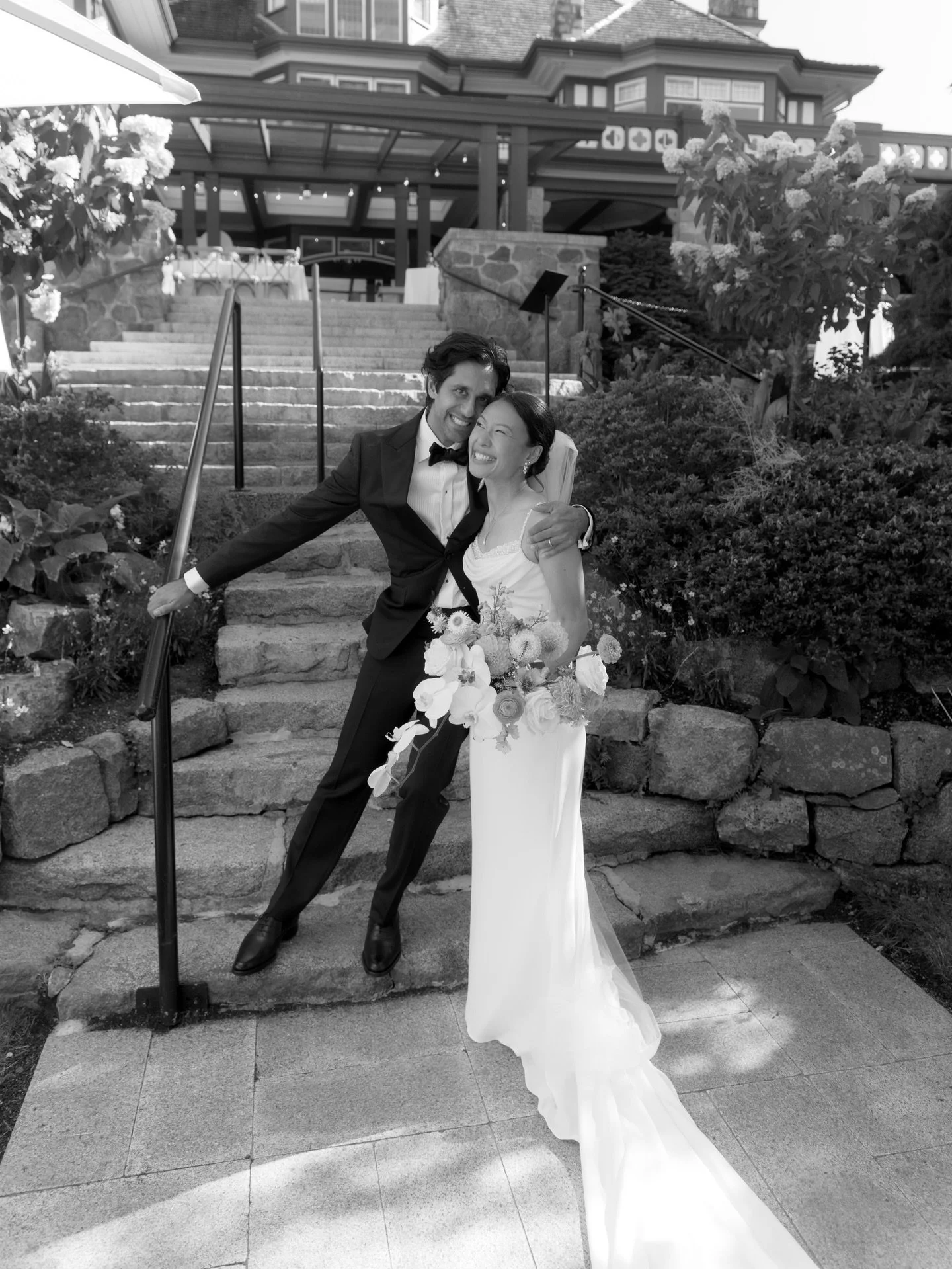 Smiles that say it all ❣️

Day of coordinator @eventsbysydneys
Venue @cecilgreenparkhouse
Photographer @kaoverii_silva
Florals @meimeiflorist
Catering @sage.ubc
Cake @annascakehouse604
Dress: @essenseofaustralia @miaboutique_bridal_occasions
HMU: @tl