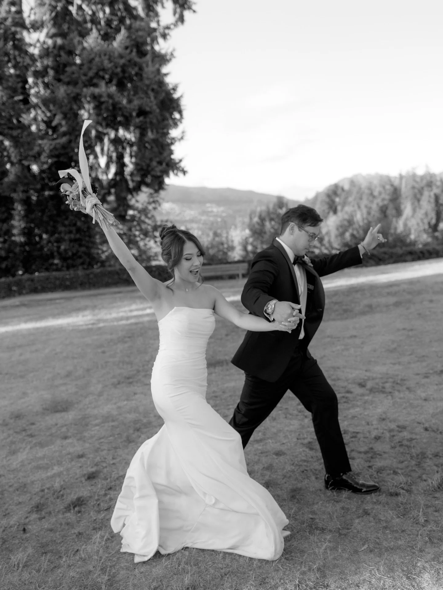 that just married feeling! 💍

Venue @the_teahouse 
Photographer @kaoverii_silva