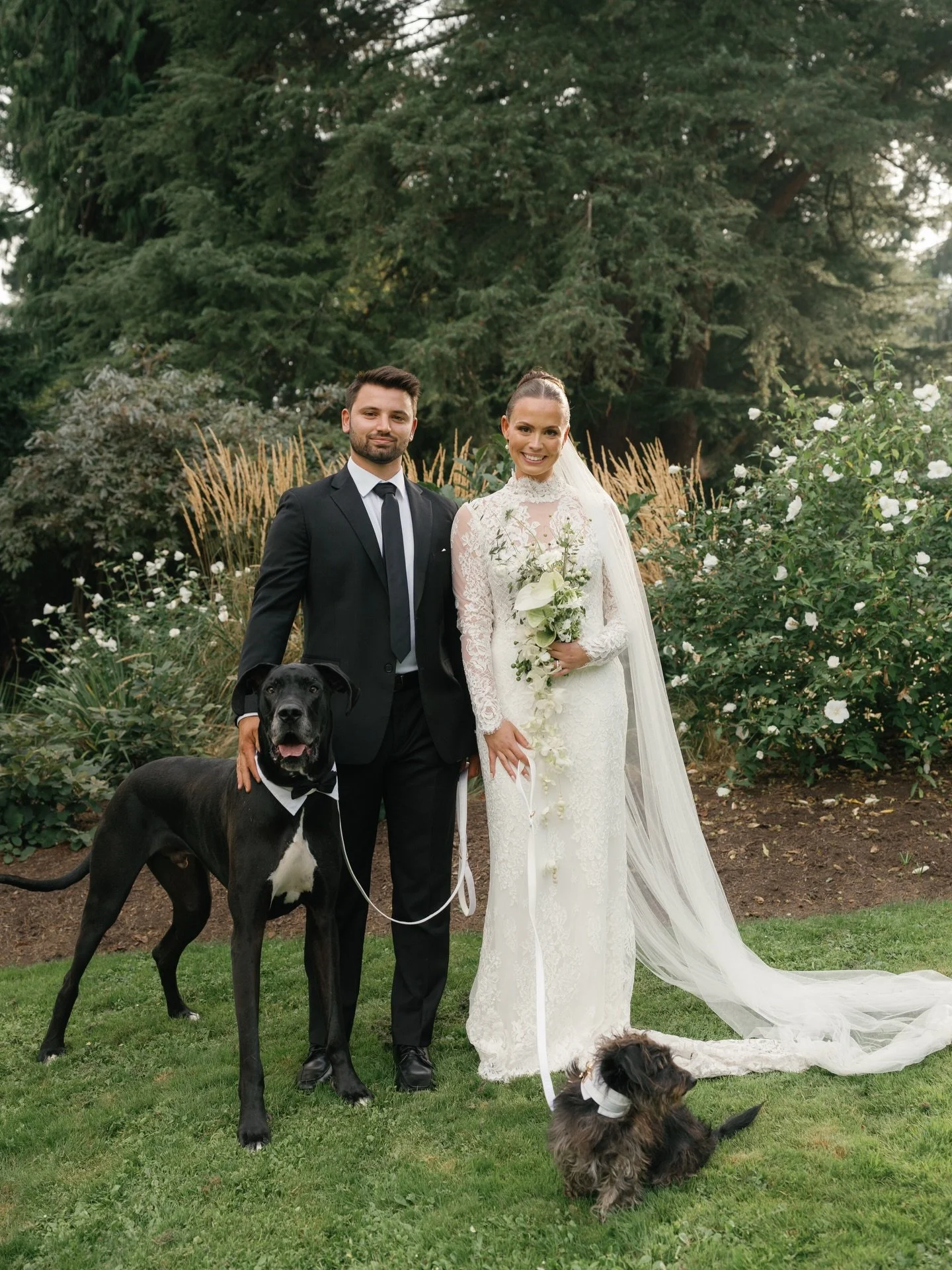 The most important guests made the list 🫶🏼🐾

Venue @stanleyparkpav
Planner @fraylaeventsco
Photographer @kaoverii_silva
Florist @de.la.flore
Music @musicaloccasions
