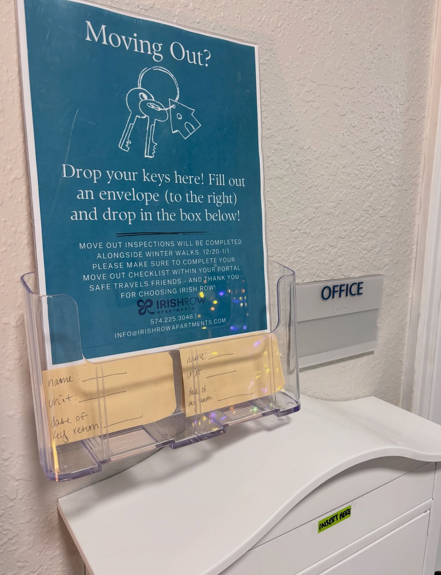 📦✨ Move-Out Must-Haves! ✨📦

Can you believe it&rsquo;s already that time?! 😭 As we get ready to say &ldquo;see you later,&rdquo; here&rsquo;s your handy little checklist to wrap things up smoothly:

🔑 Bedroom Key
🔓 Fob
🅿️ Parking Pass
🚪 Garage