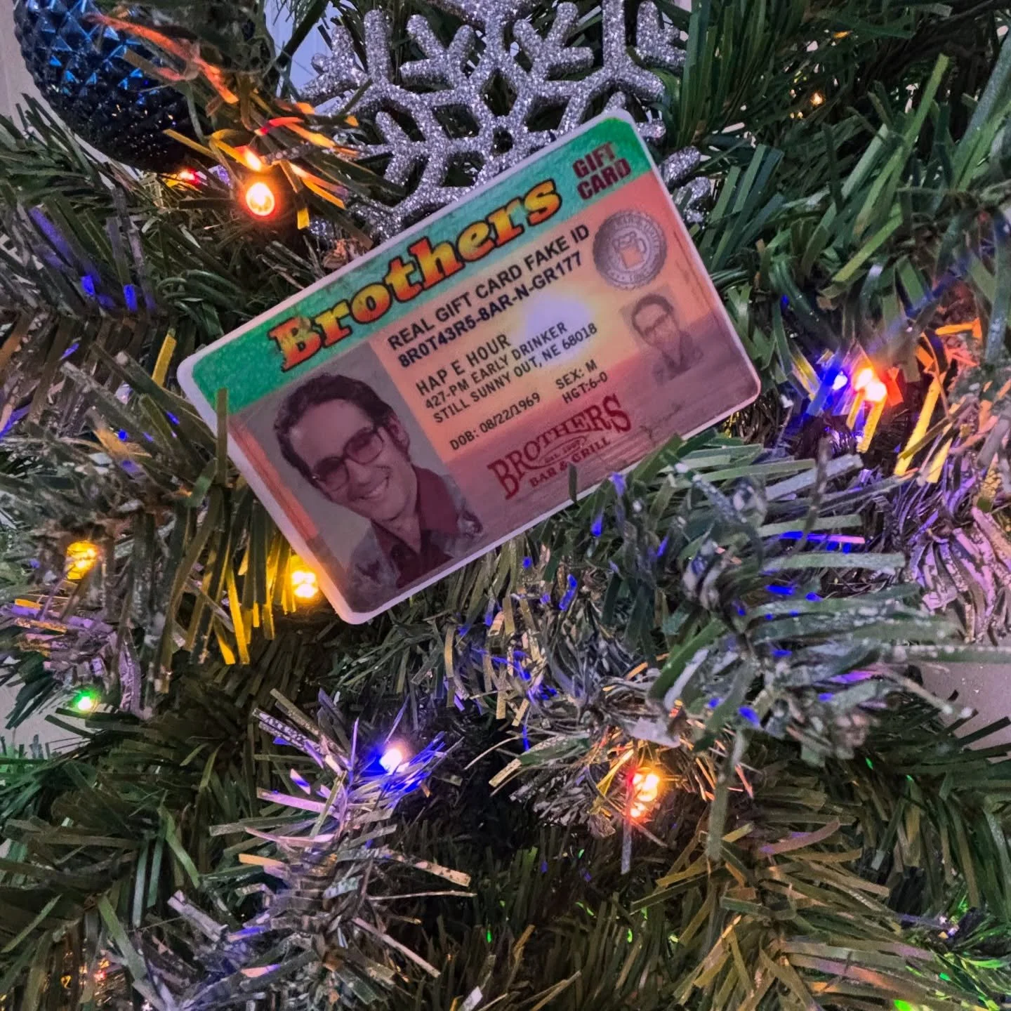 🎄✨ Christmas Break Calories Don&rsquo;t Count (Especially After Finals!) ✨🎄

Finals = DONE. Christmas break = HERE. And we&rsquo;re spreading the goodness with a $50 Brother&rsquo;s Bar &amp; Grill gift card 🍔🍻

How to enter:
🎁 Tag the person yo