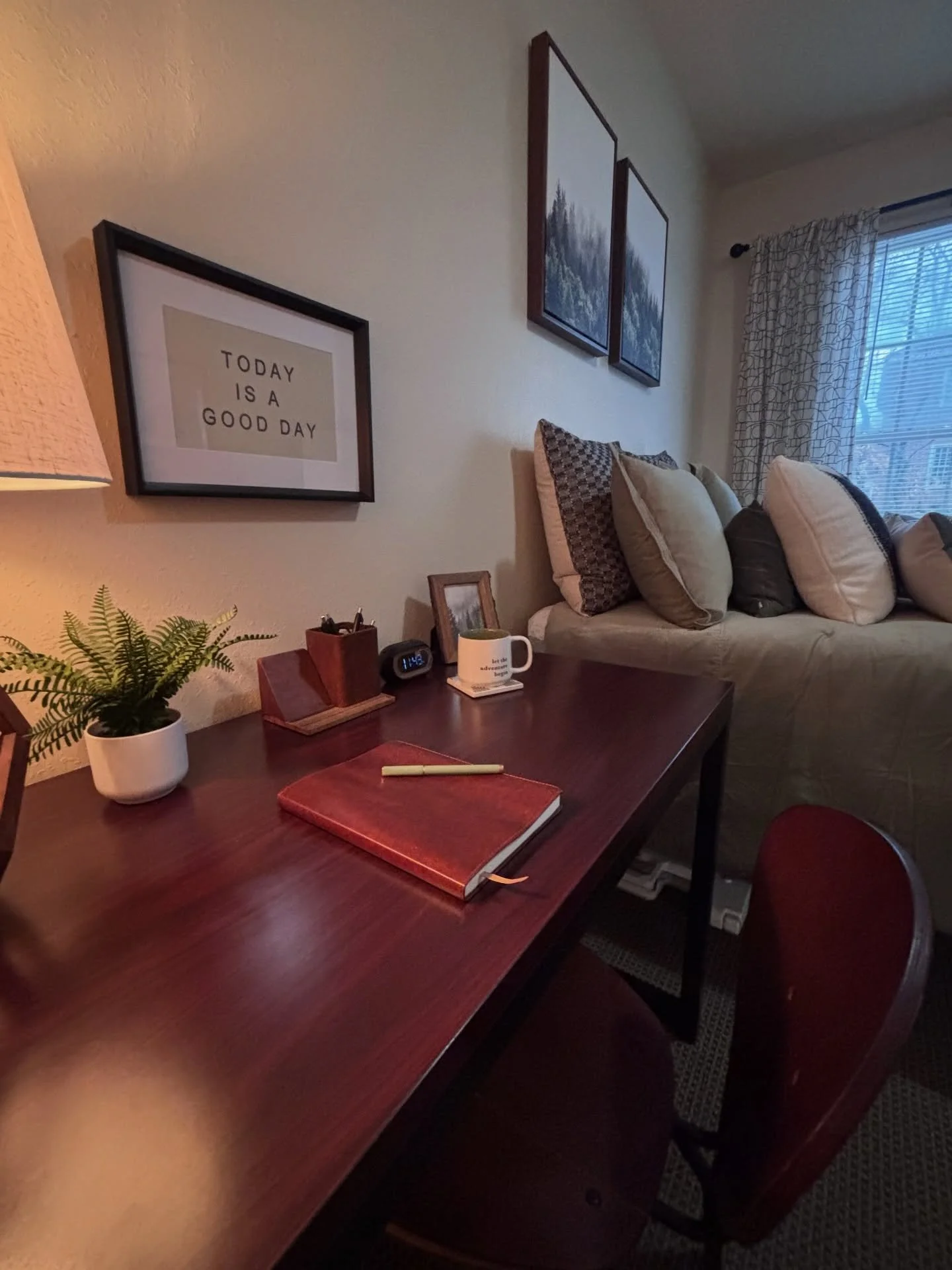 New year, new me, new goals&hellip; and our 2x2s are almost gone! 🫢 

It&rsquo;s the first weekend of the year &amp;&amp; Irish Row is nearly sold out of two-bedroom apartments for our 26/27 term. 

If living here is on your vision board then your r