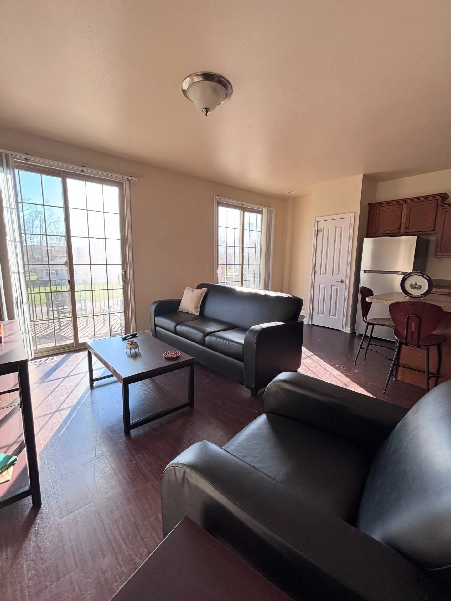 Senior year mornings could look a little like this ☀️

Picture yourself waking up to beautiful sunshine, coffee in hand, and starting the day in a space that truly feels like home. Your final year deserves a place where you can relax, recharge, and m