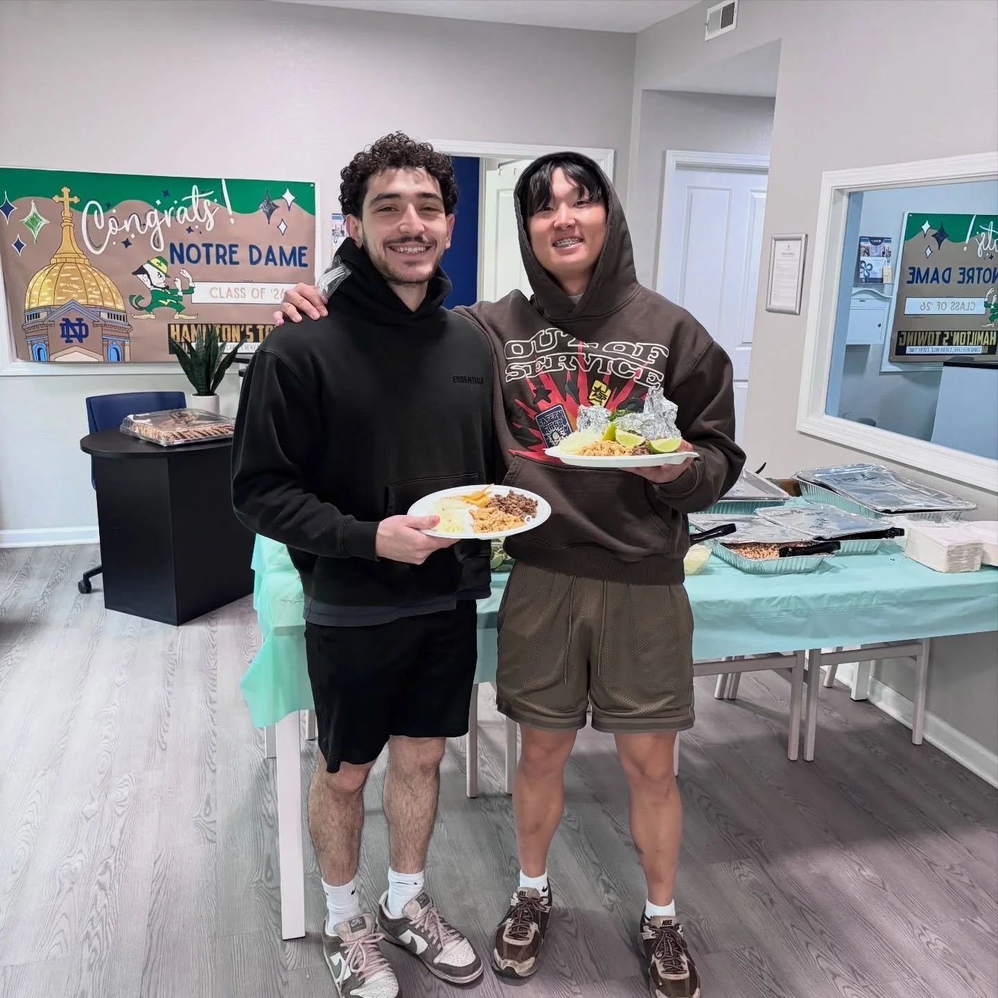 Happy Cinco de Mayo! 🌮🎉

Join us in the main office now until 6 PM for a little dinner from Franky&rsquo;s Tacos. Come celebrate, grab a bite and enjoy a break from the end of year hustle!