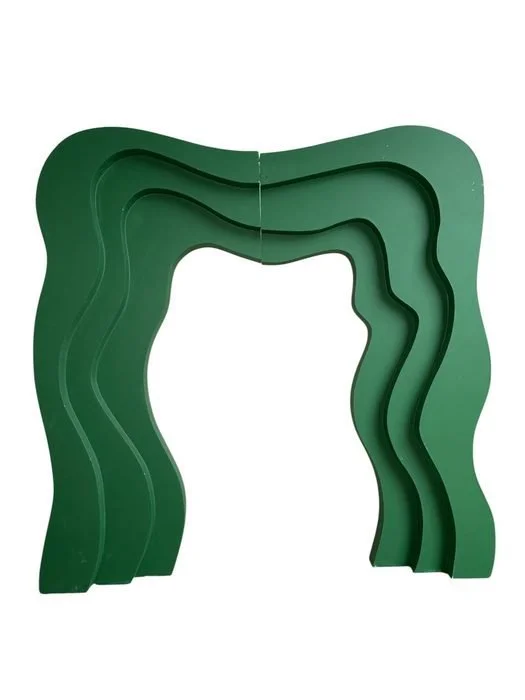 Multi- wave layered wavy Arch