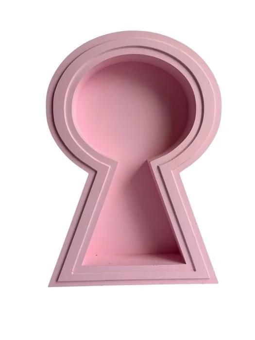 Keyhole Niche Display