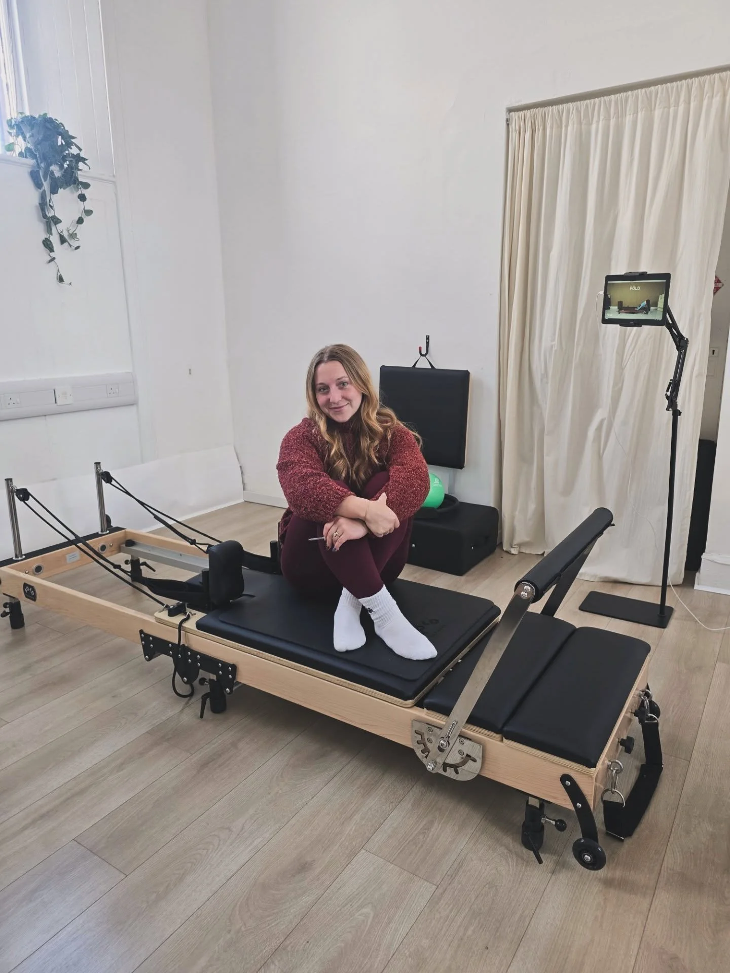 Feeling chilly? Grab your cosiest jumper to start and warm up with some reformer pilates 🌡❤️&zwj;🔥

Book with the link in our bio to enjoy our private, on-demand reformer studio. See you soon! 

#reformerpilates #reformerstudio #glasgowpilates #ond