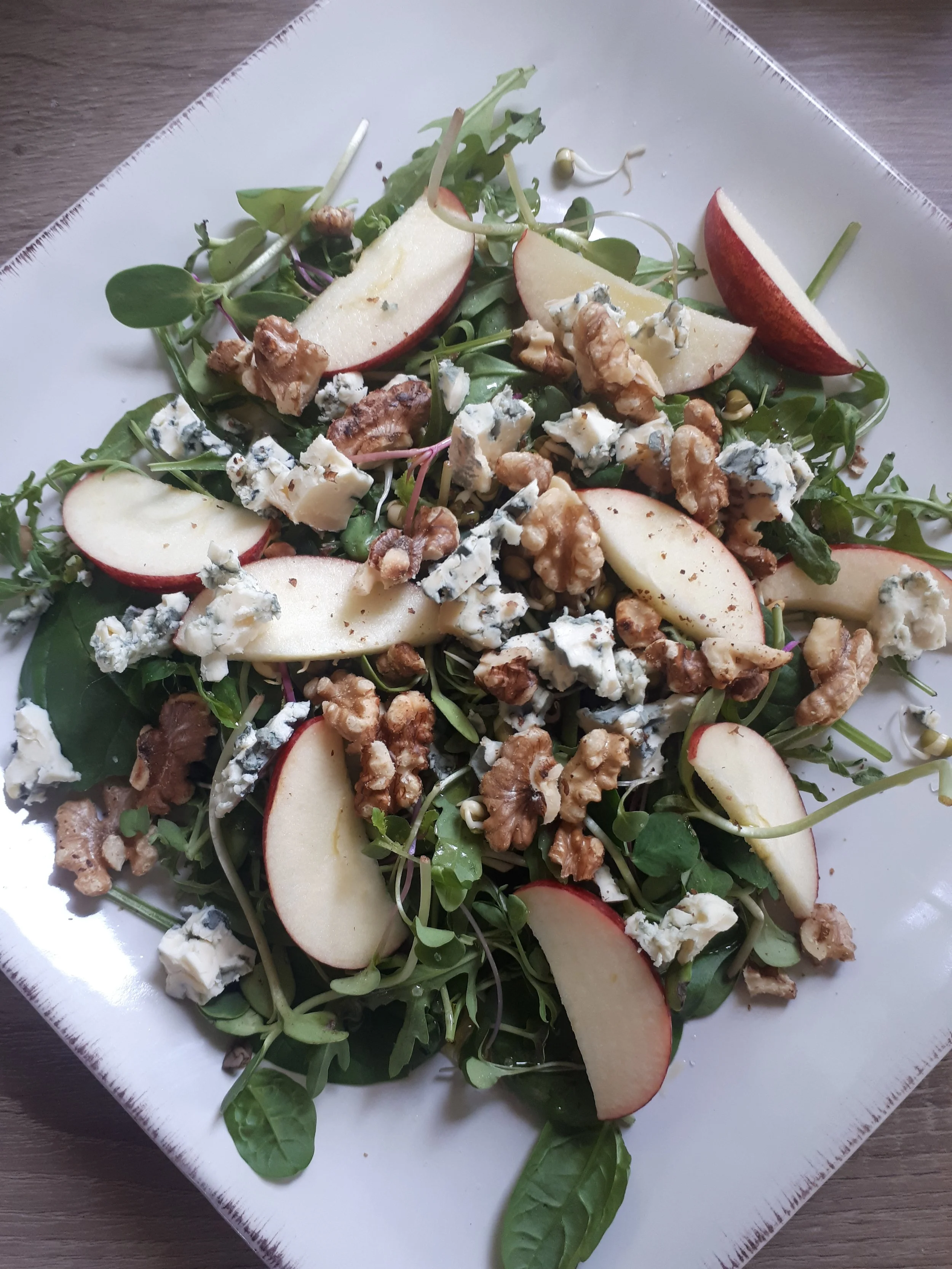 Toasted Walnut Summer Salad