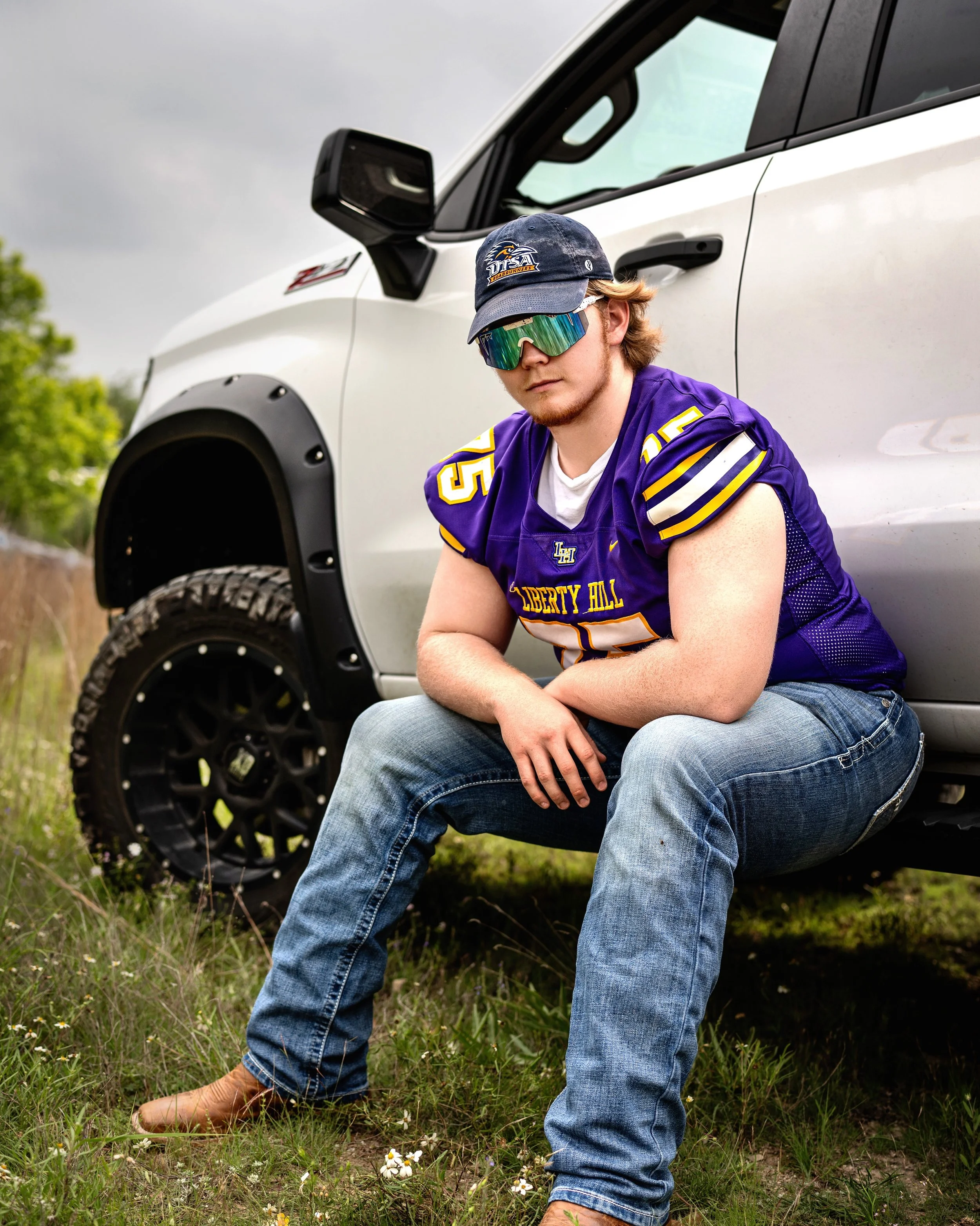 #ClassOf2026 #LibertyHillHighSchool #LibertyHillFootball #SeniorSession #TexasSeniorPhotographer #CountrySeniorSession #FootballSenior #SeniorPictures #TexasFootball #AthleteSeniorSession #LibertyHillTX #ShirleyHendersonPhotography