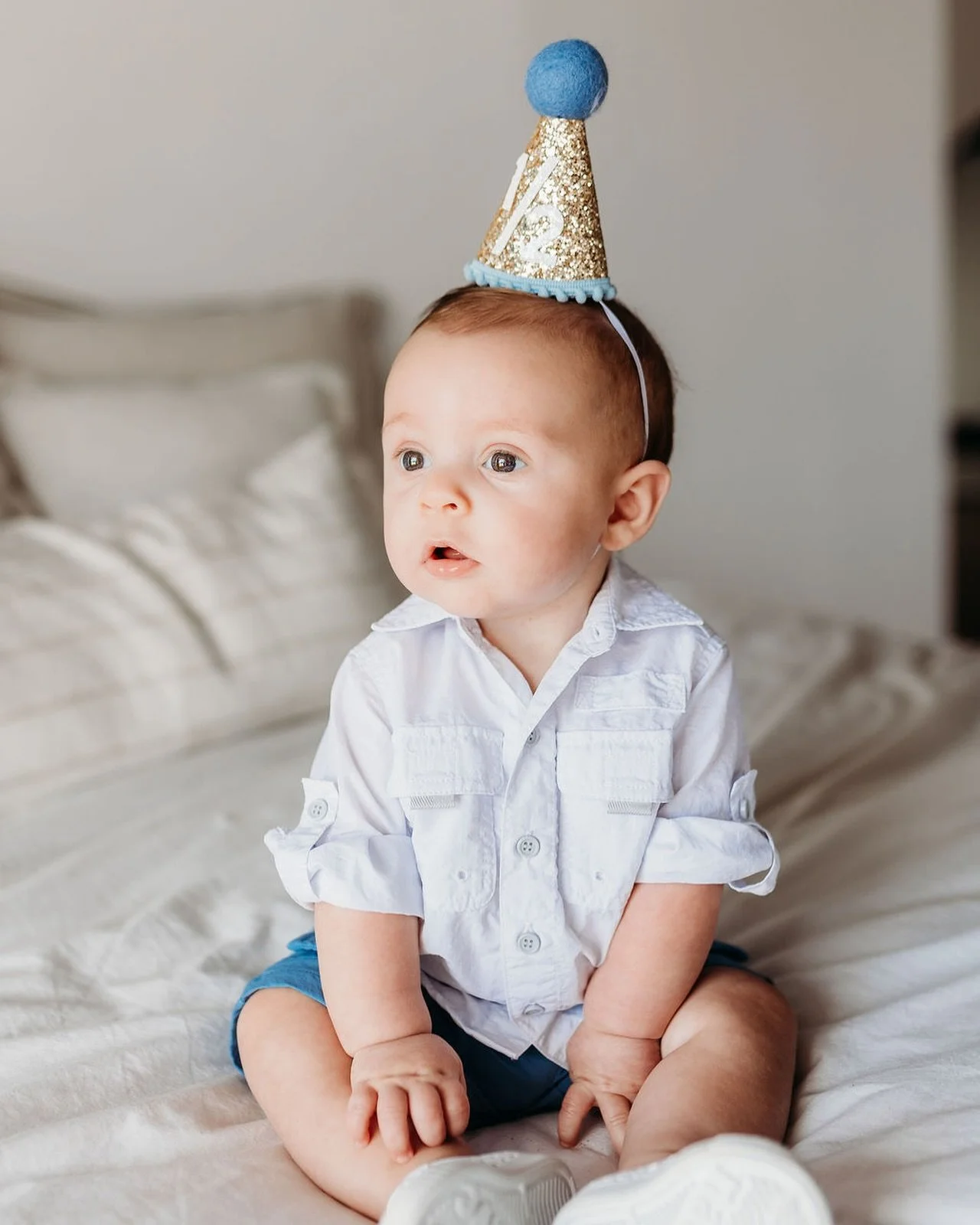 Lifestyle sessions aren’t just for newborns! #6monthphotos #6months #lifestyle #lifestylephotographer #beaumonttx #beaumontphotographer #setxphotographer #fresh48photographer #birthphotographer #galvestontx #houstontx
