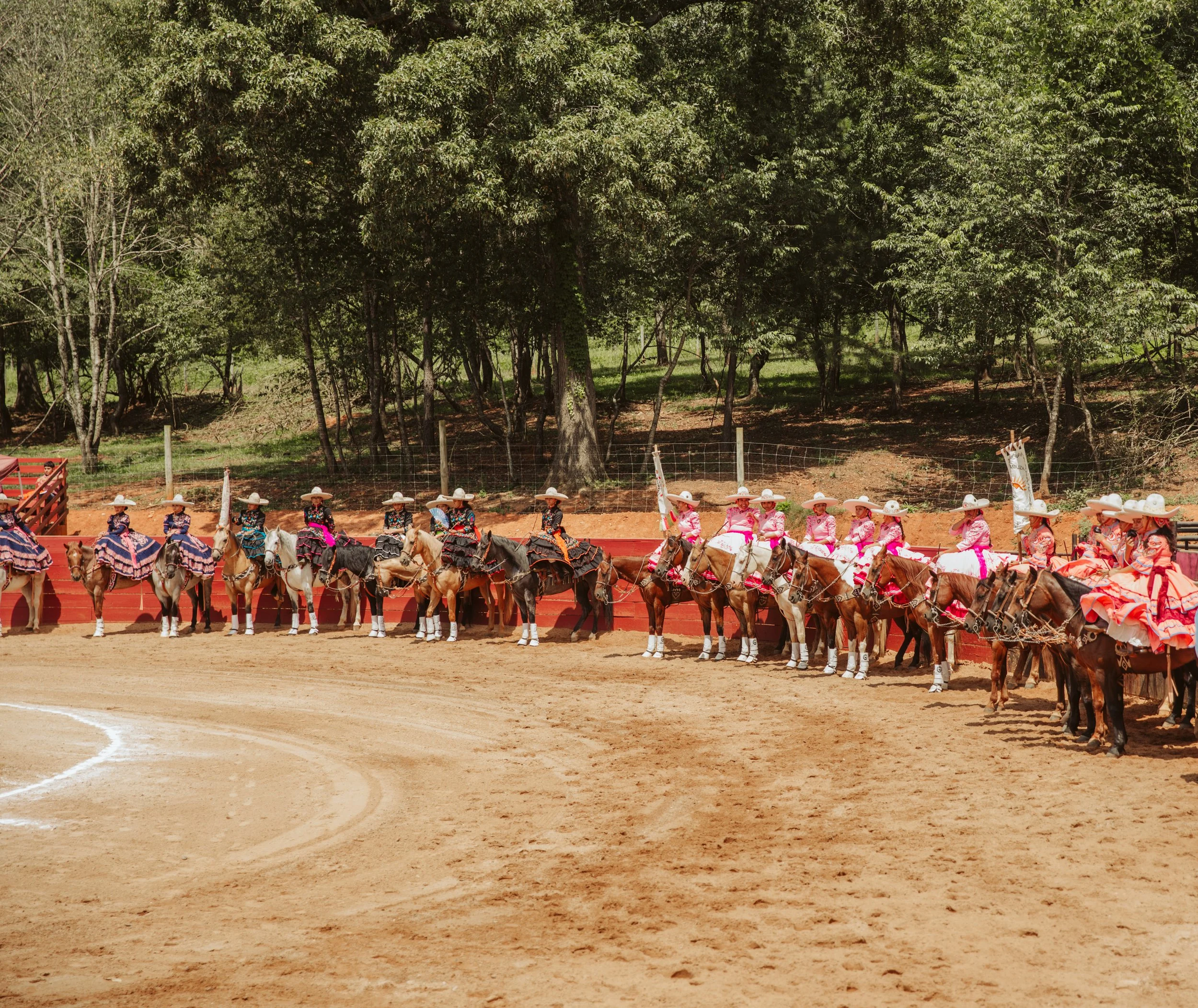 Escaramuza teams lined around arena