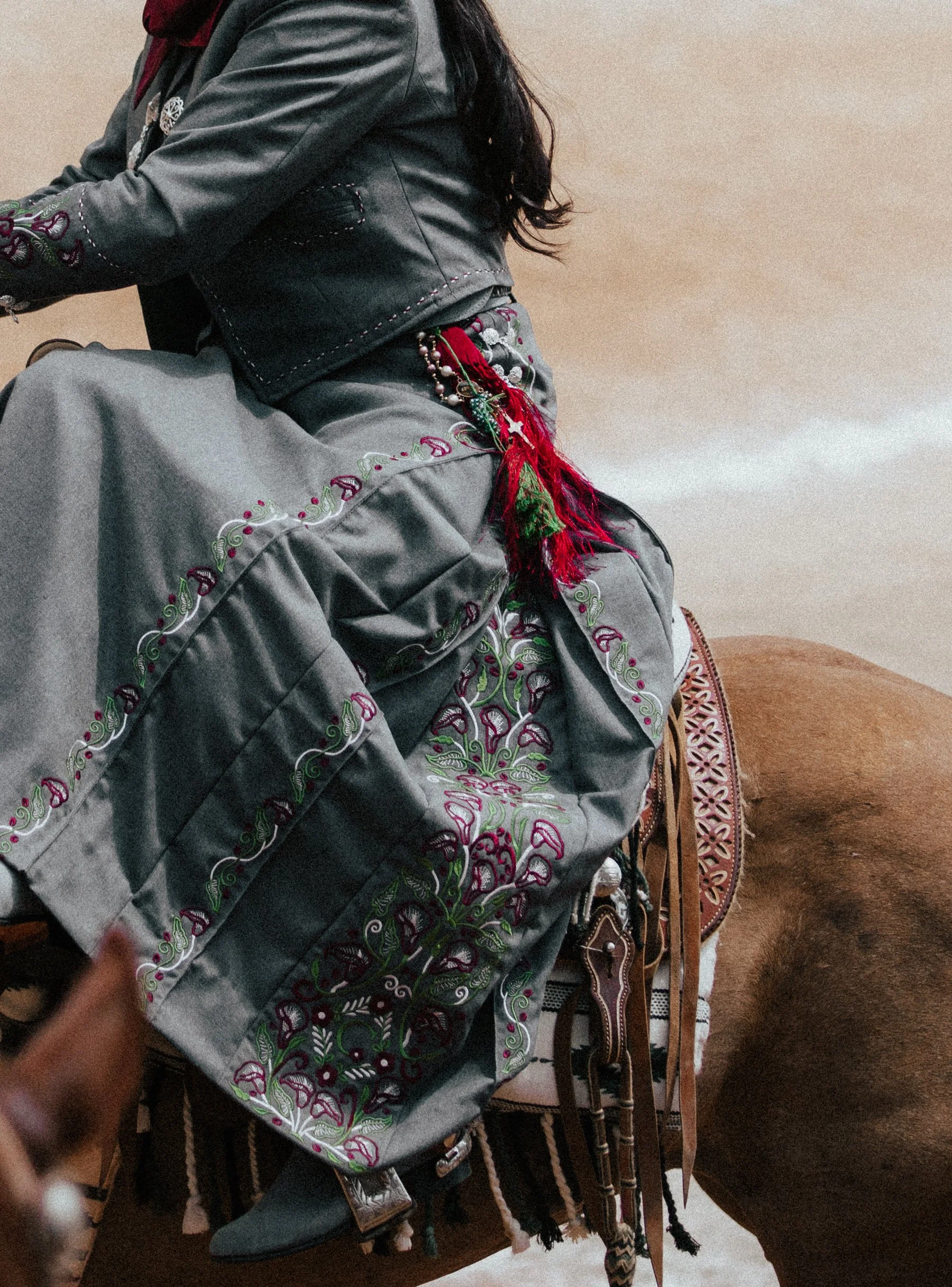 details of an escaramuza outfit