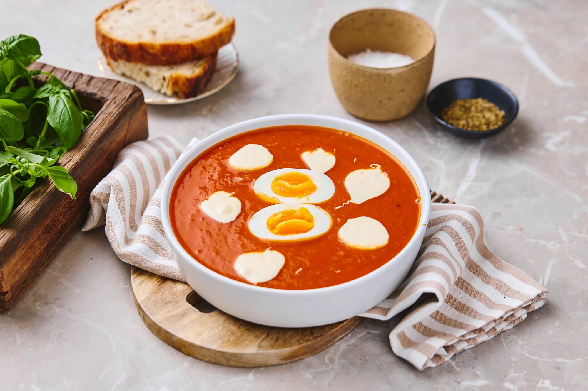 Klassikeren – tomatsuppe med kokt egg og rømme
