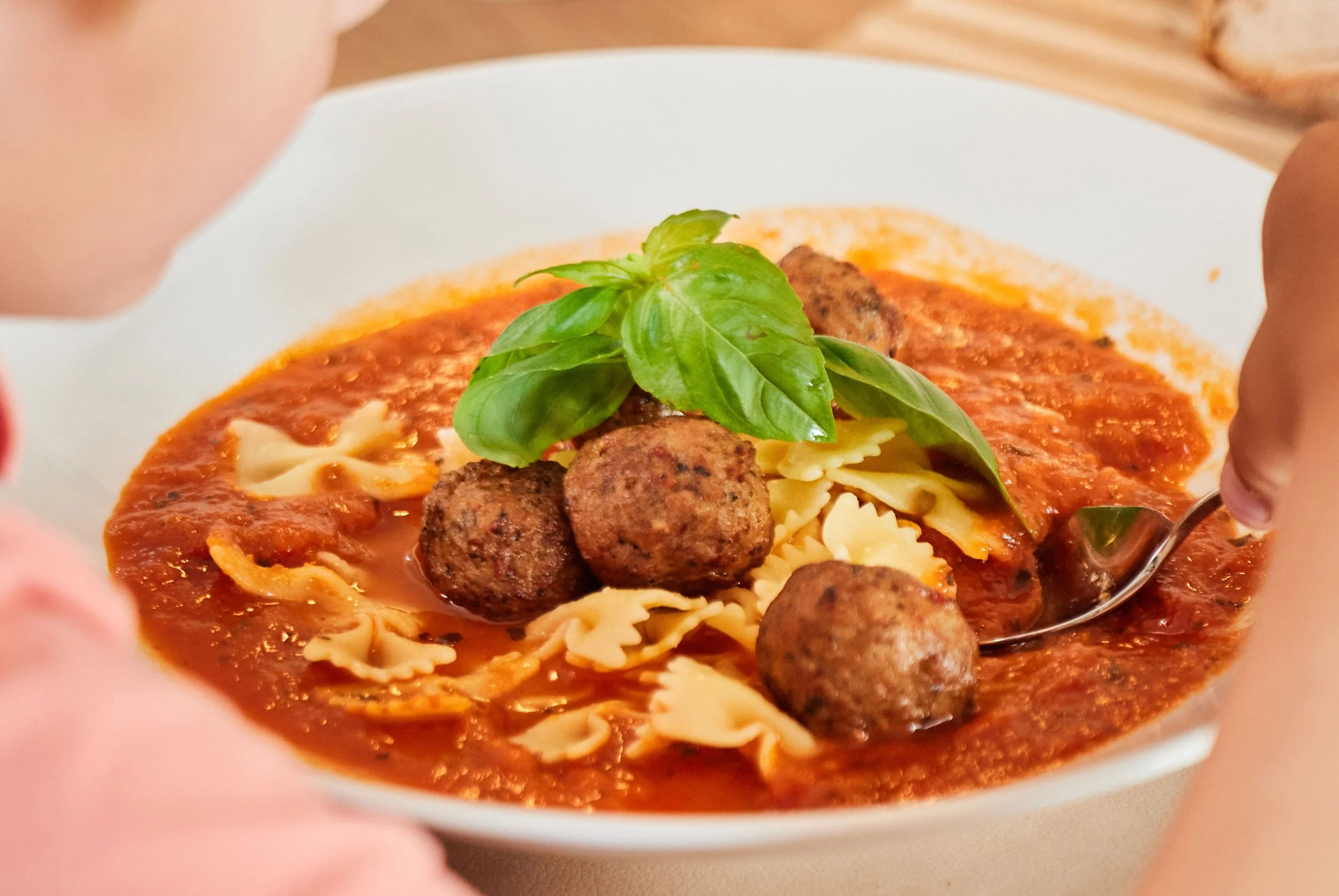 Header_Oppskrift_Tomatsuppe_ItalienskeKjottboller.jpg