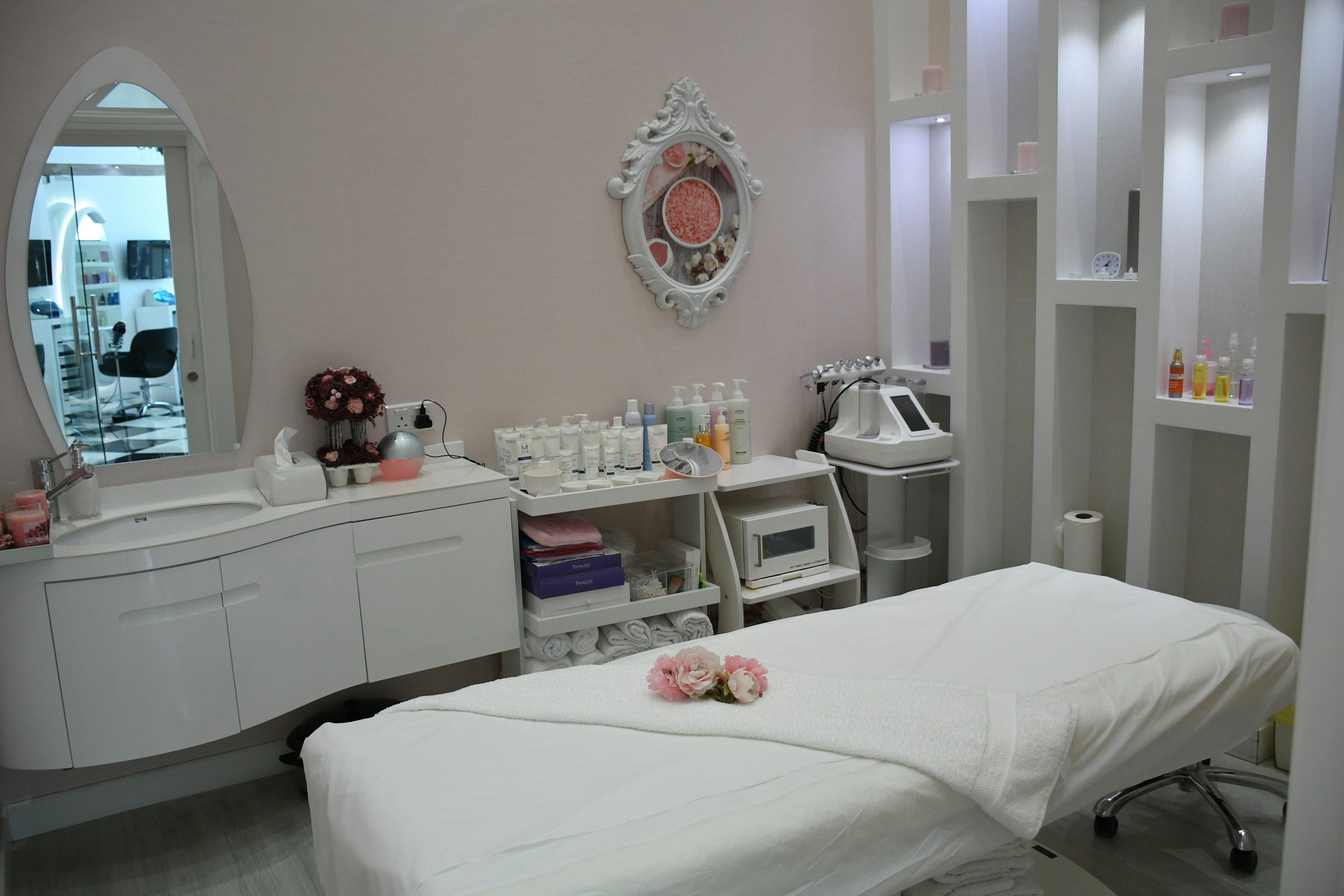 How to Track Income for Salon Suite Rentals (Without Guessing)
