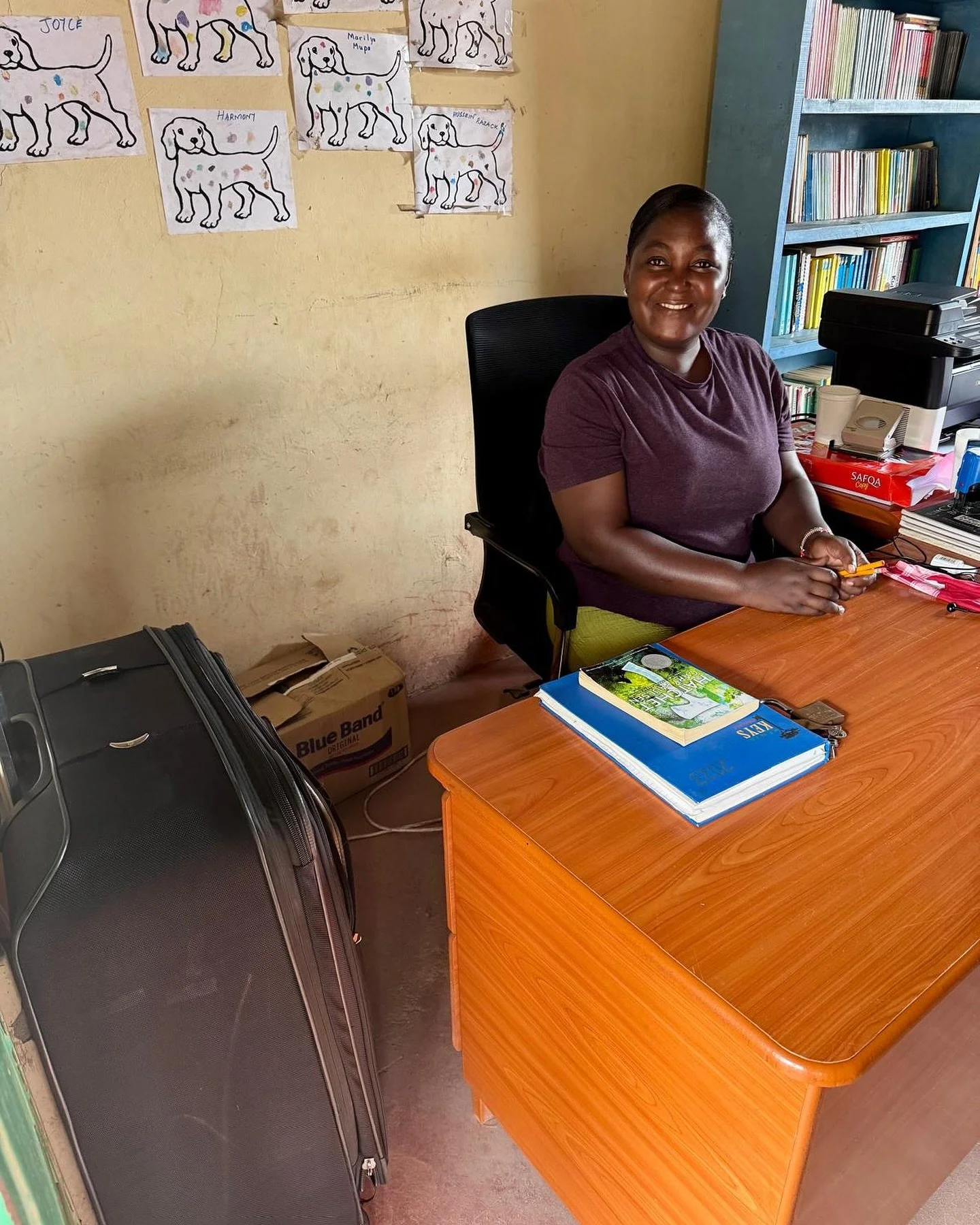 On his recent visit to Taru, our Director Mark was able to drop off many books to Mwanaisha at the Kenya Keys local library. So grateful for all our donations!!