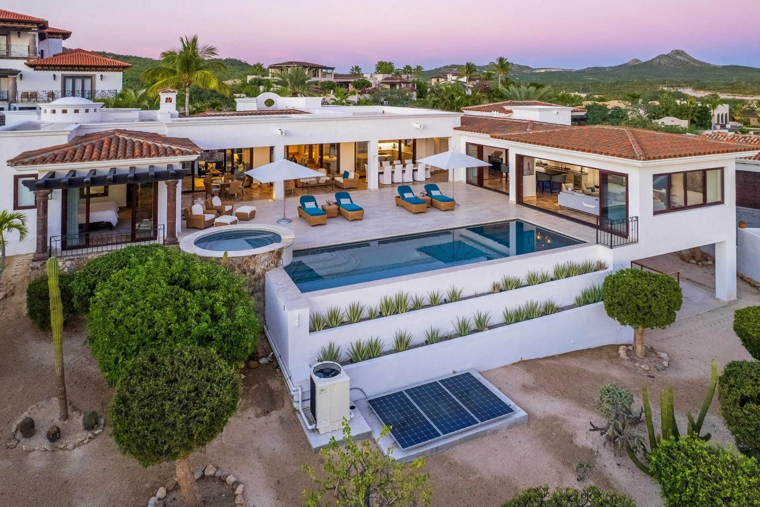 Casa Reino, Padre Piccolo 218