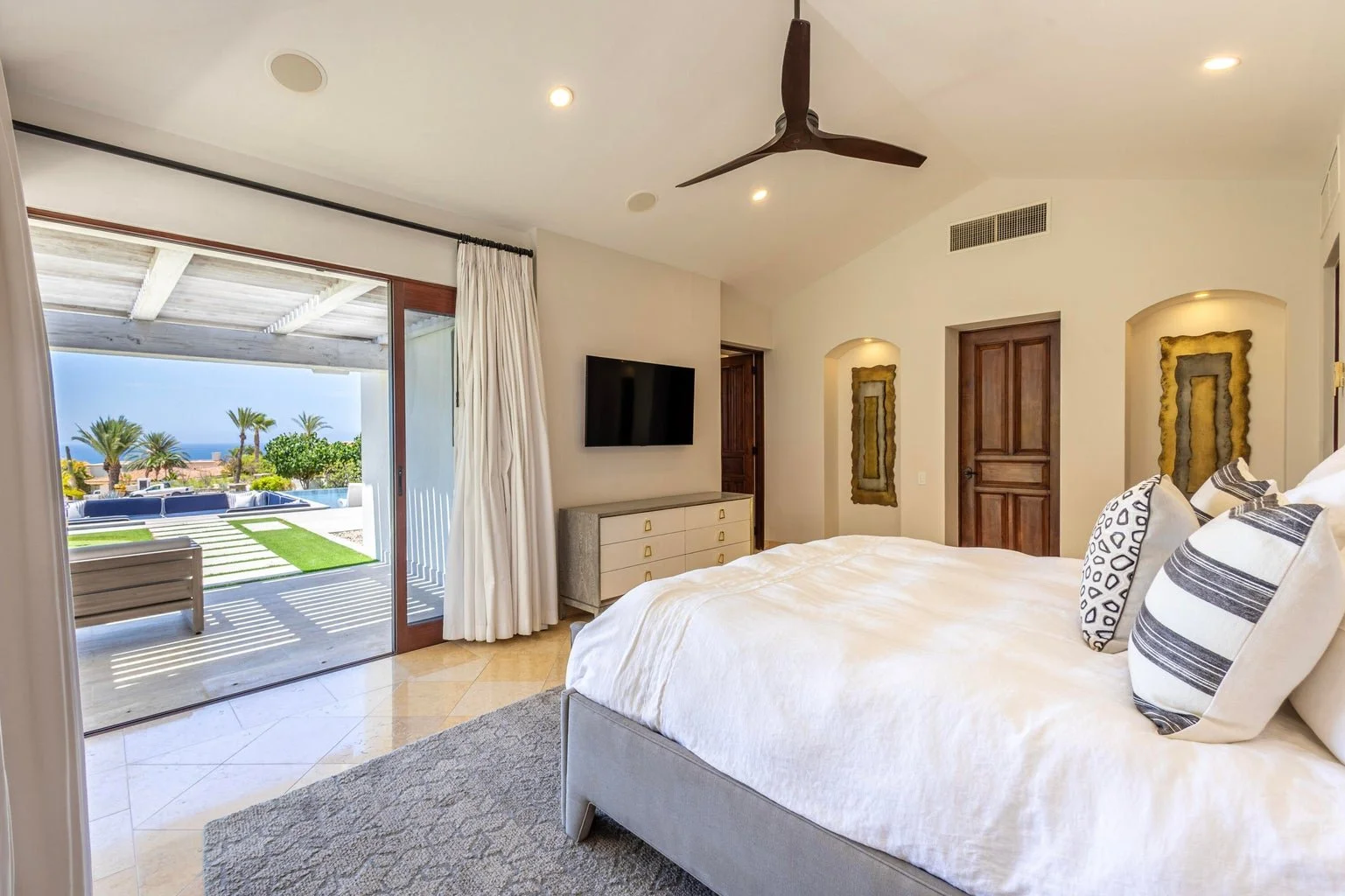 Casa Royale 12.jpg