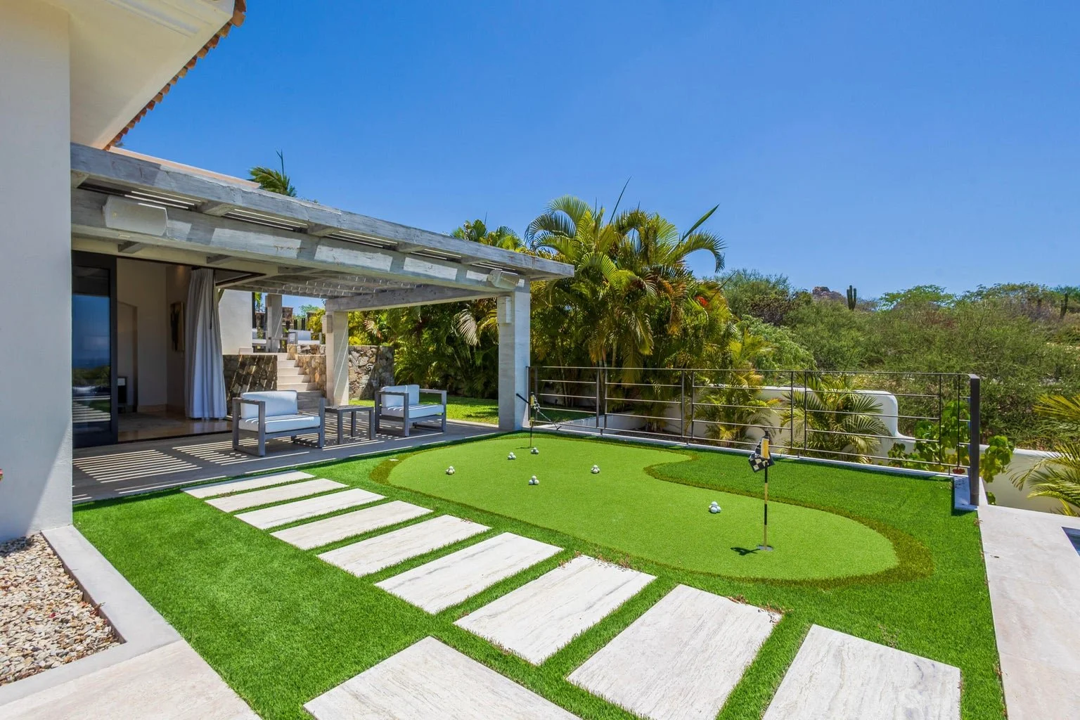 Casa Royale 4.jpg