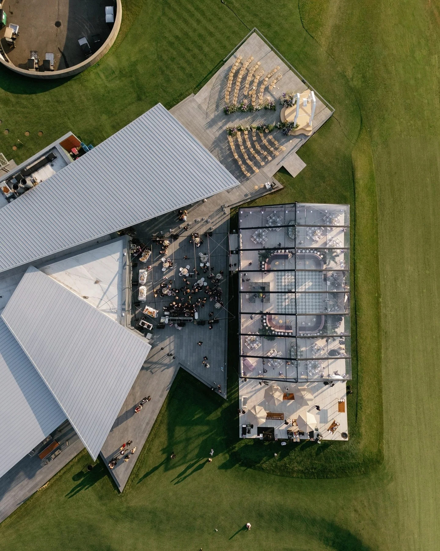 From Chevron to champagne, cocktails made a run for a night to remember.

Event Planning: @imaginepartyandevents
Design, Production &amp; Florals: @cerkacreative
Venue: @thebridge.hamptons
Tent: @greenwichtentco
Event Photographer: @heatherwaraksa
En