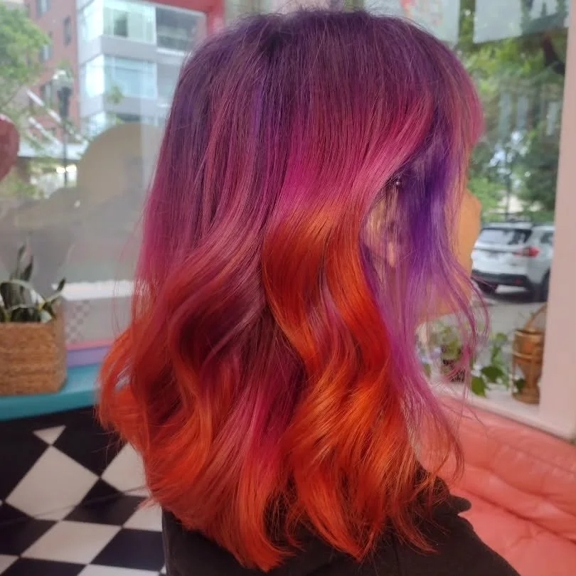 Had the most fun playing with @dangerjonescreative today. My clients always have the best ideas 💜💗🧡

#dangerjonescreative #k18 #designme #knoxvillehaircolor #vividhaircolor