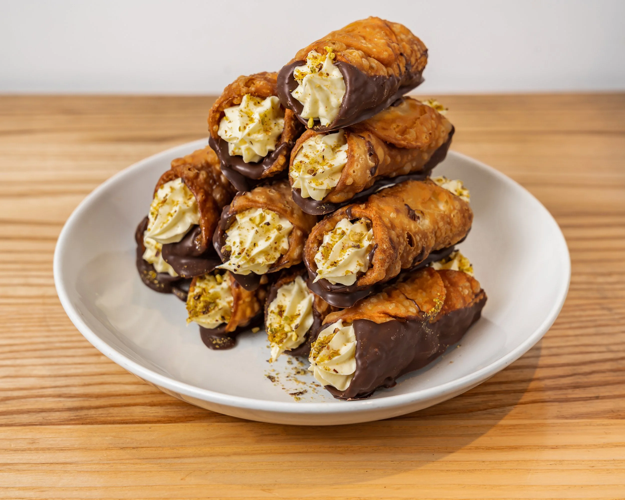 Slice_PistachioCannoli (2).jpg