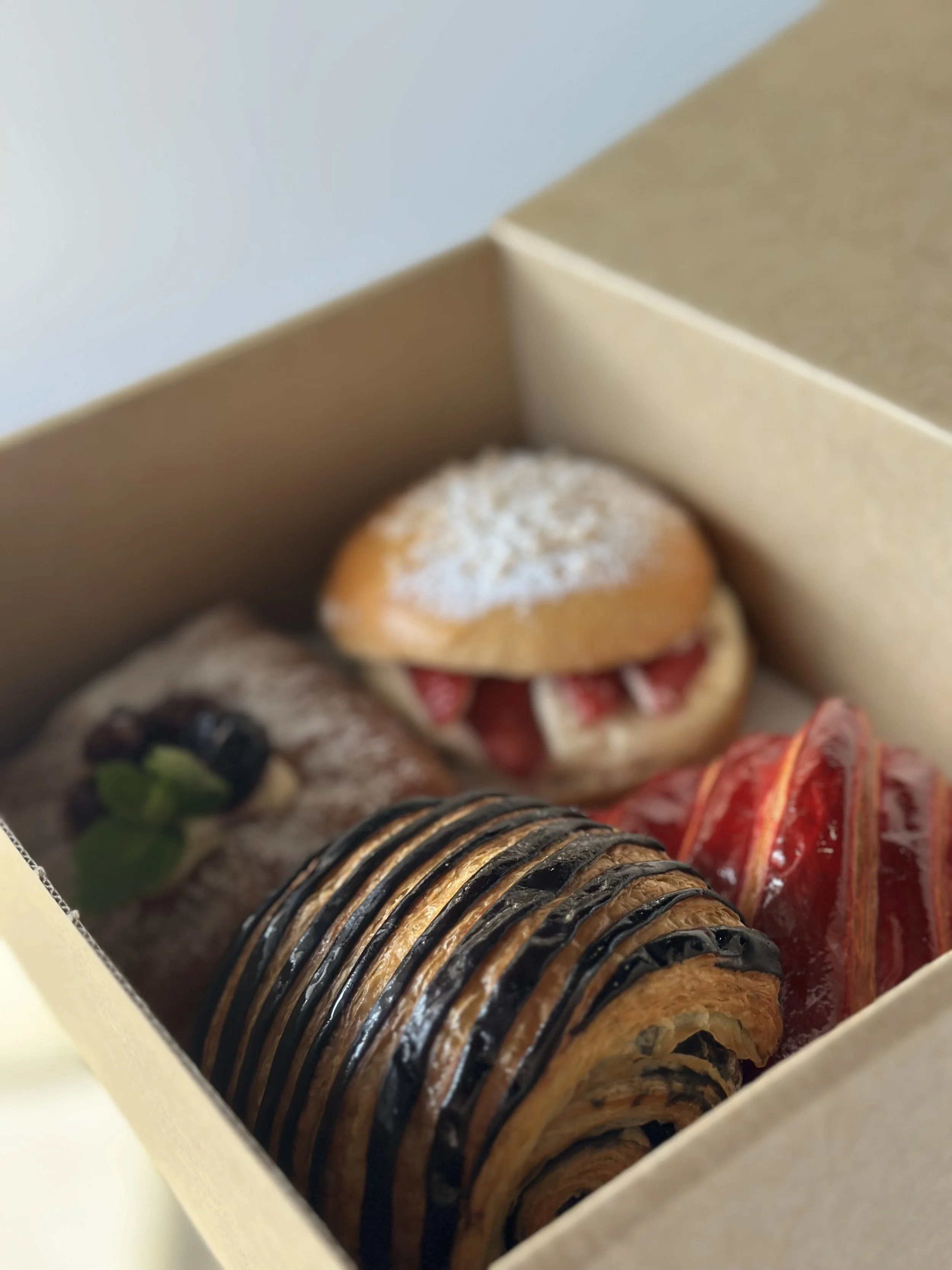 pastry box 3.jpeg