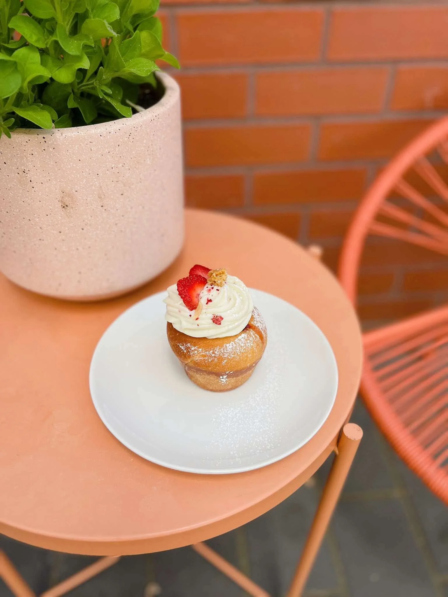 brioche strawberry 2.JPG