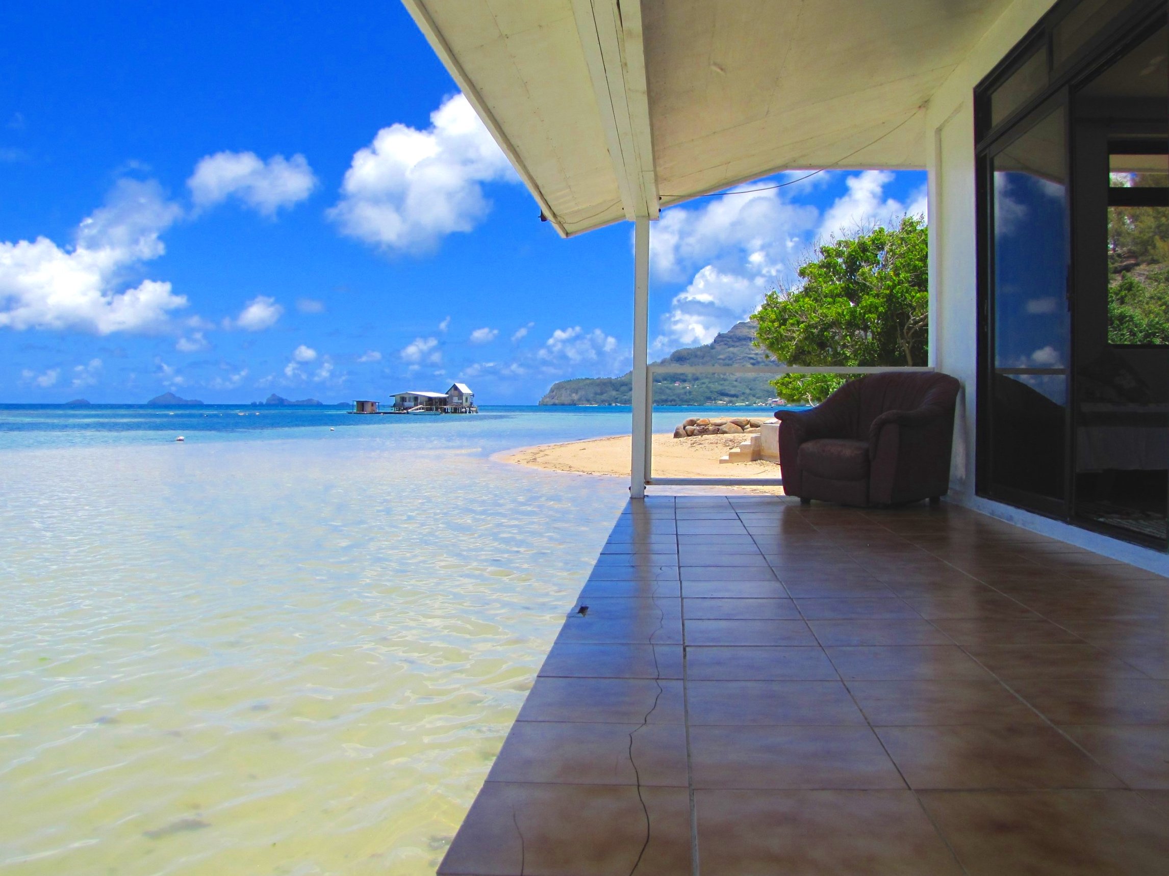 UN DIMANCHE A LA MER A MANGAREVA