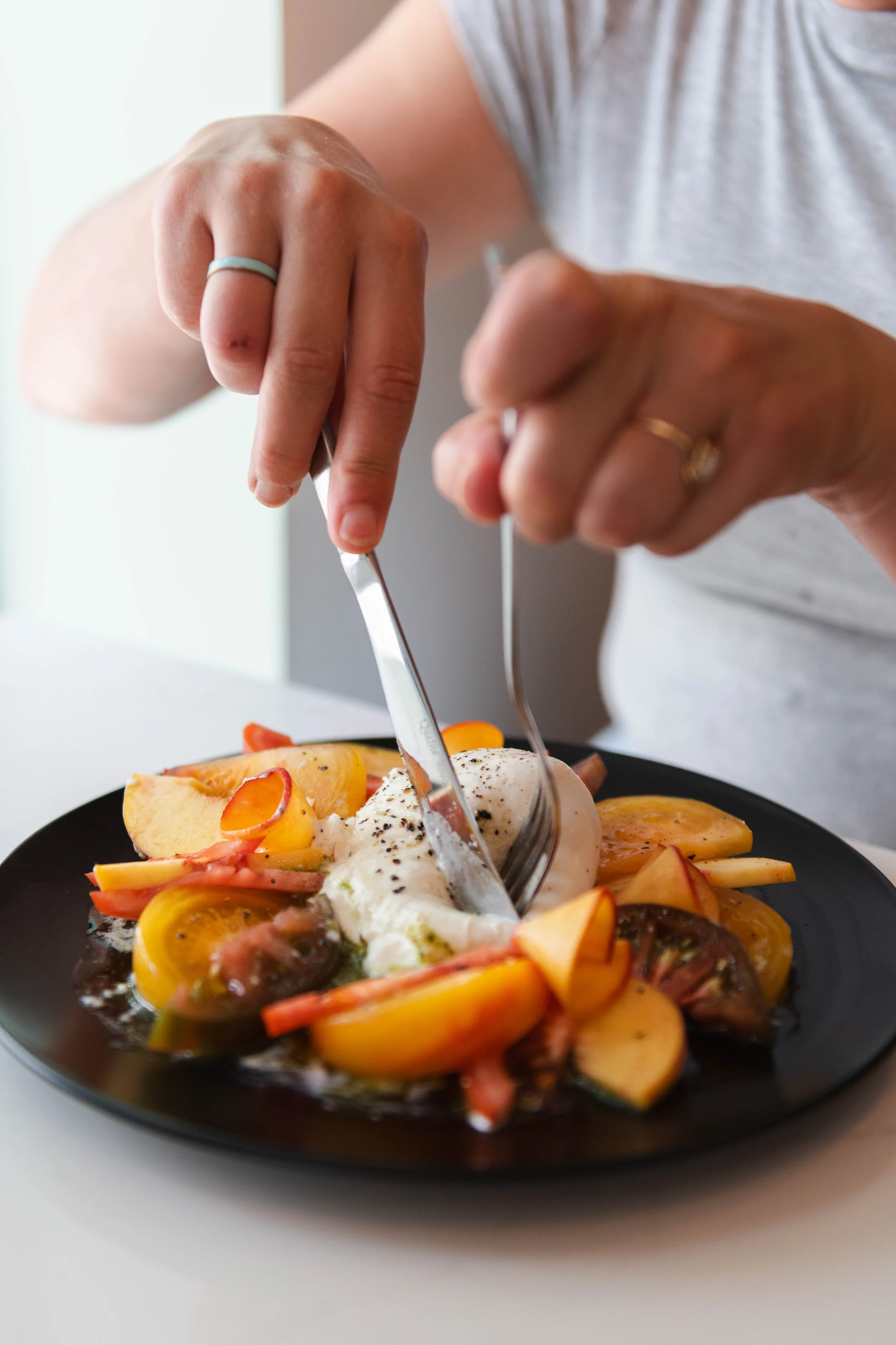 cut burrata 1.jpg