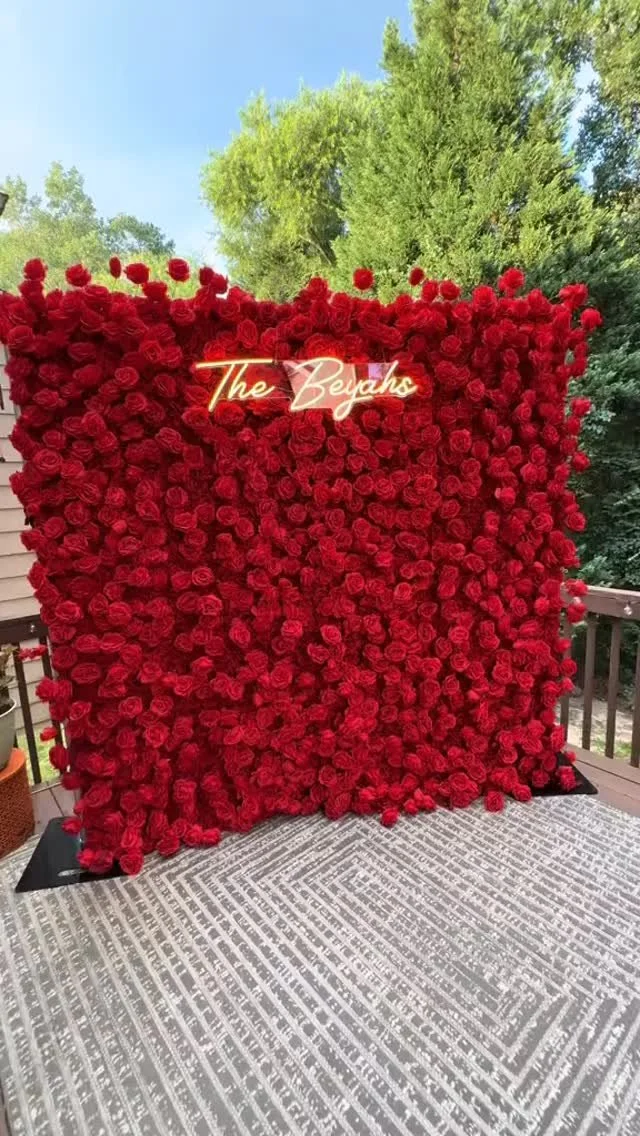 🌹✨ Introducing Rosé ✨🌹
She’s elegance with an edge. Our Rosé flower wall is made to turn heads and steal hearts ❤️🍷
Whether you’re planning a wedding, gala, or luxe celebration, Rosé brings the drama and beauty in