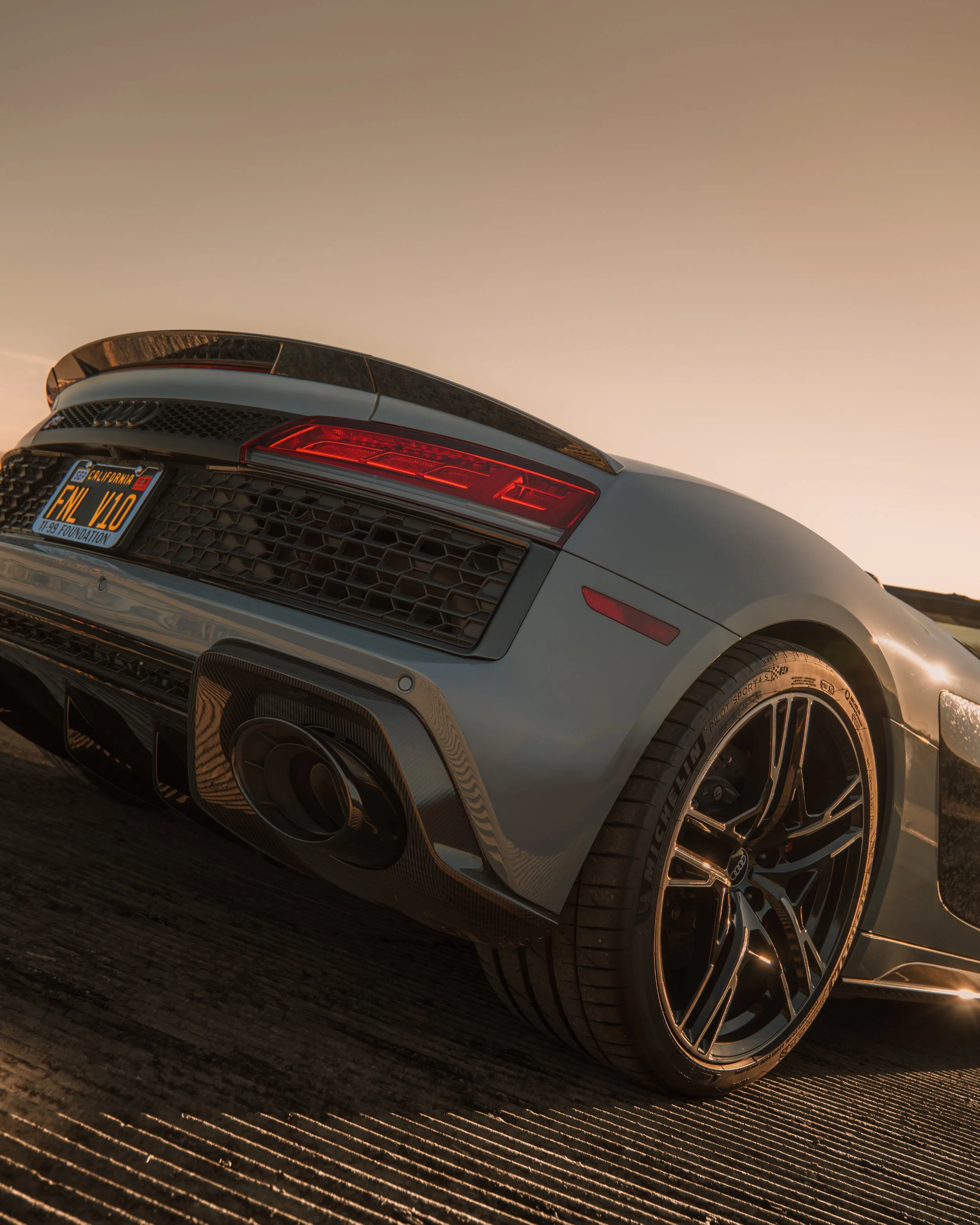 R8-3.jpg