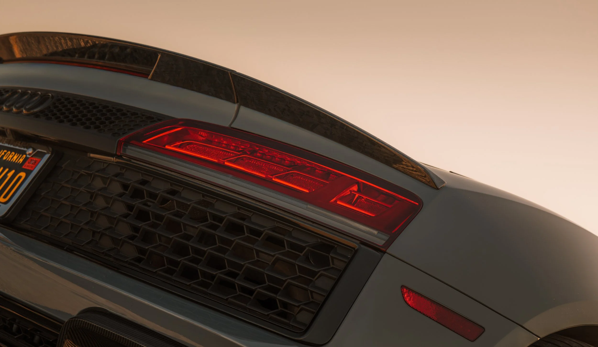 R8-4.jpg